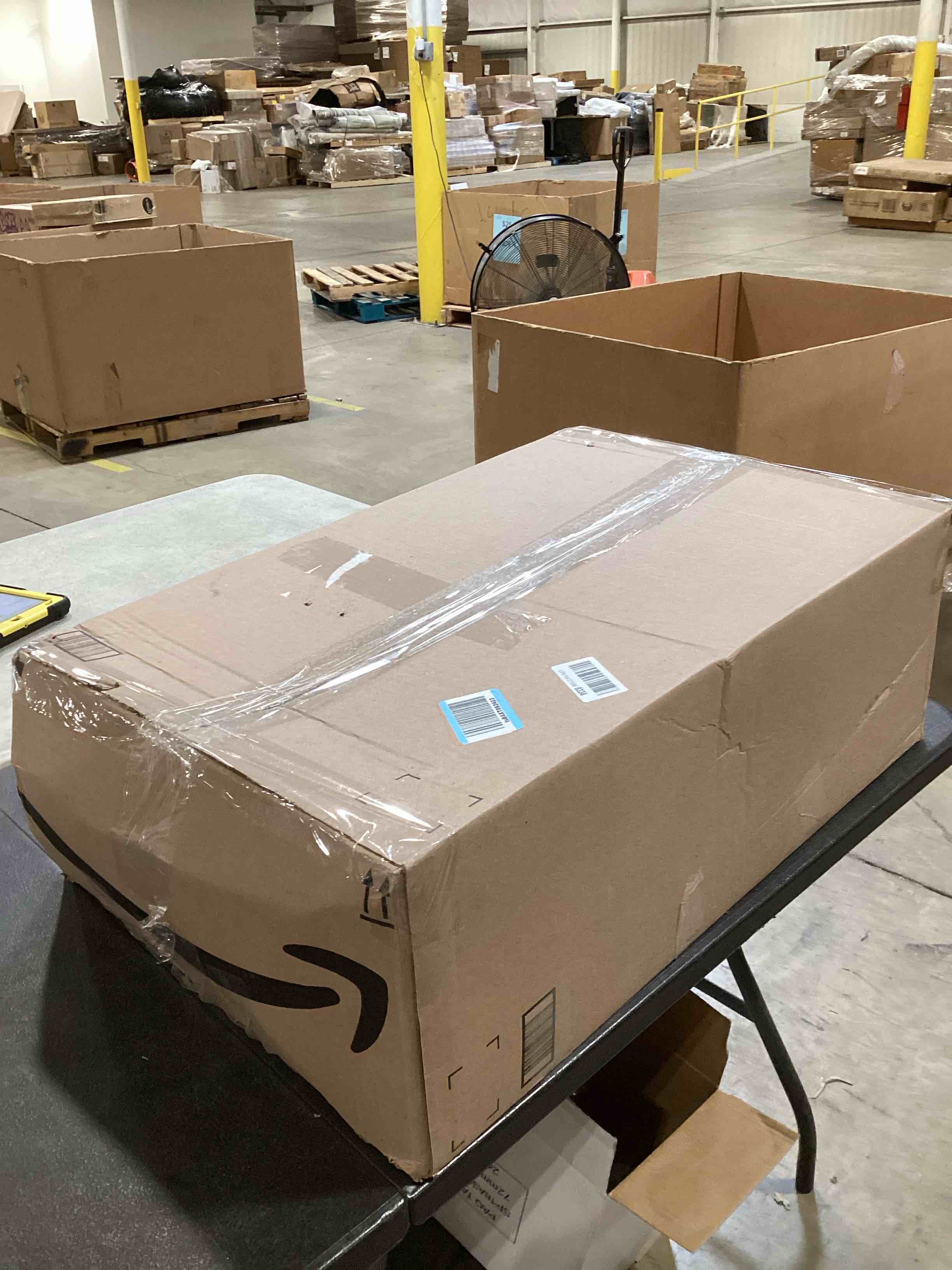 https://s3.amazonaws.com/lotting-images-prod/bidfta/PNK2587477_1747230000906.jpeg