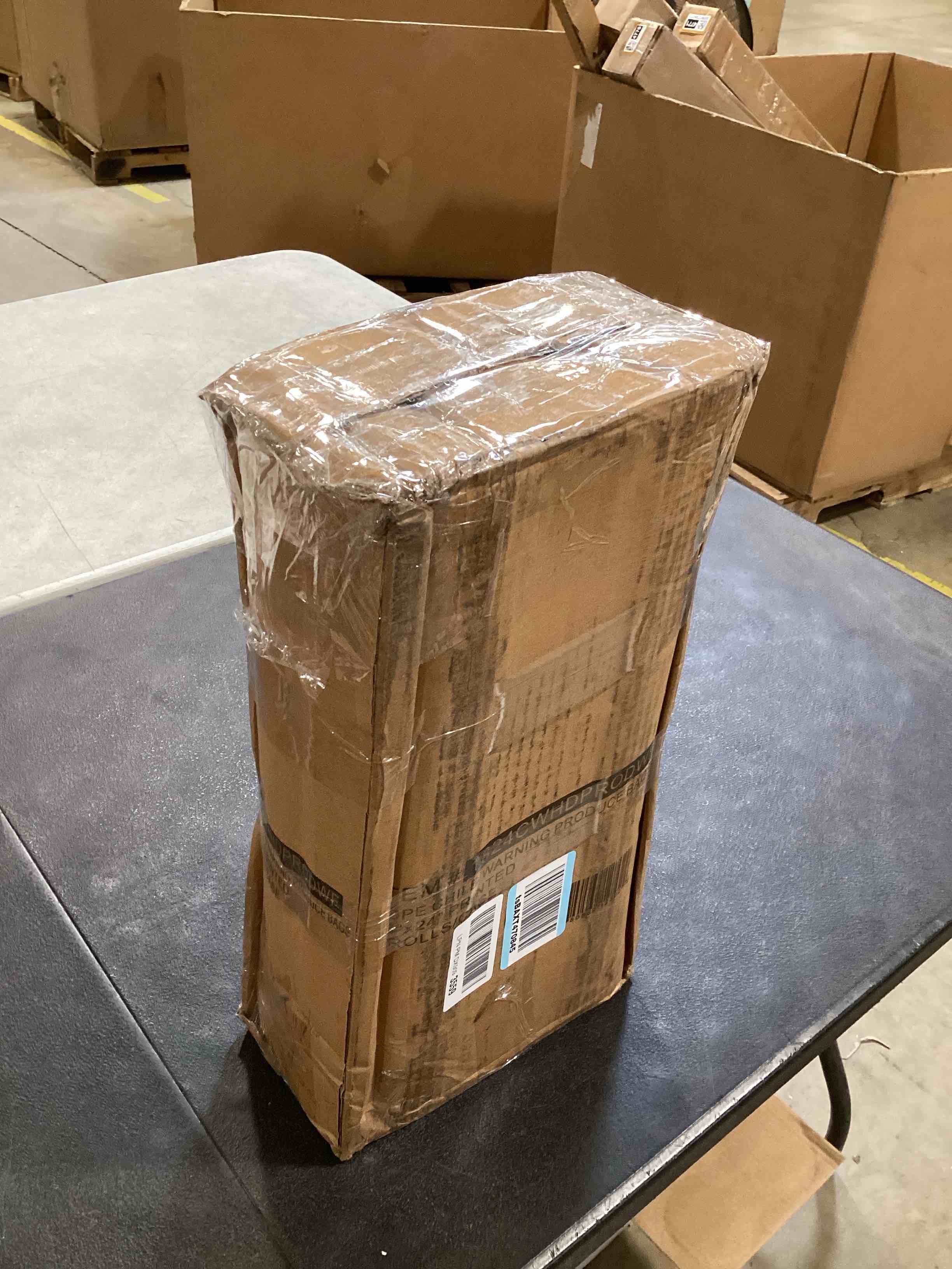 https://s3.amazonaws.com/lotting-images-prod/bidfta/PNK2587482_1747230779261.jpeg