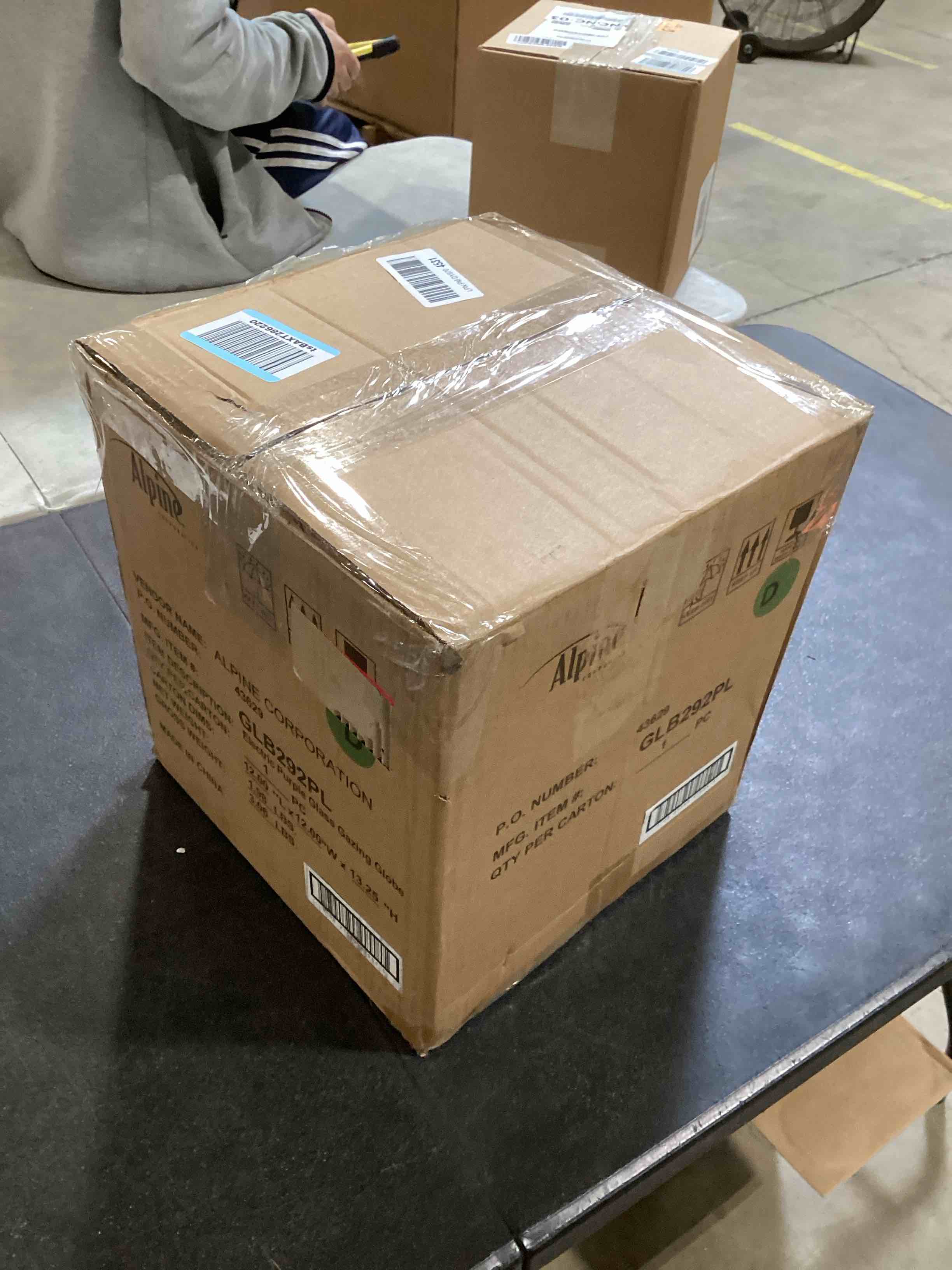 https://s3.amazonaws.com/lotting-images-prod/bidfta/PNK2587504_1747235402700.jpeg