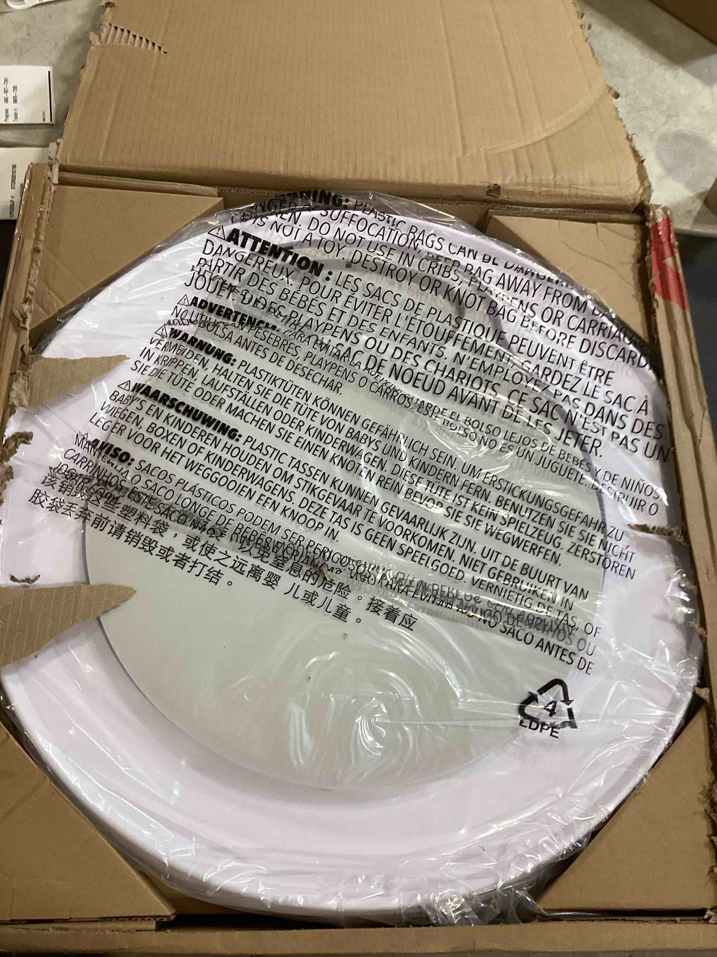 https://s3.amazonaws.com/lotting-images-prod/bidfta/PNK2587529_1747247100914.jpeg