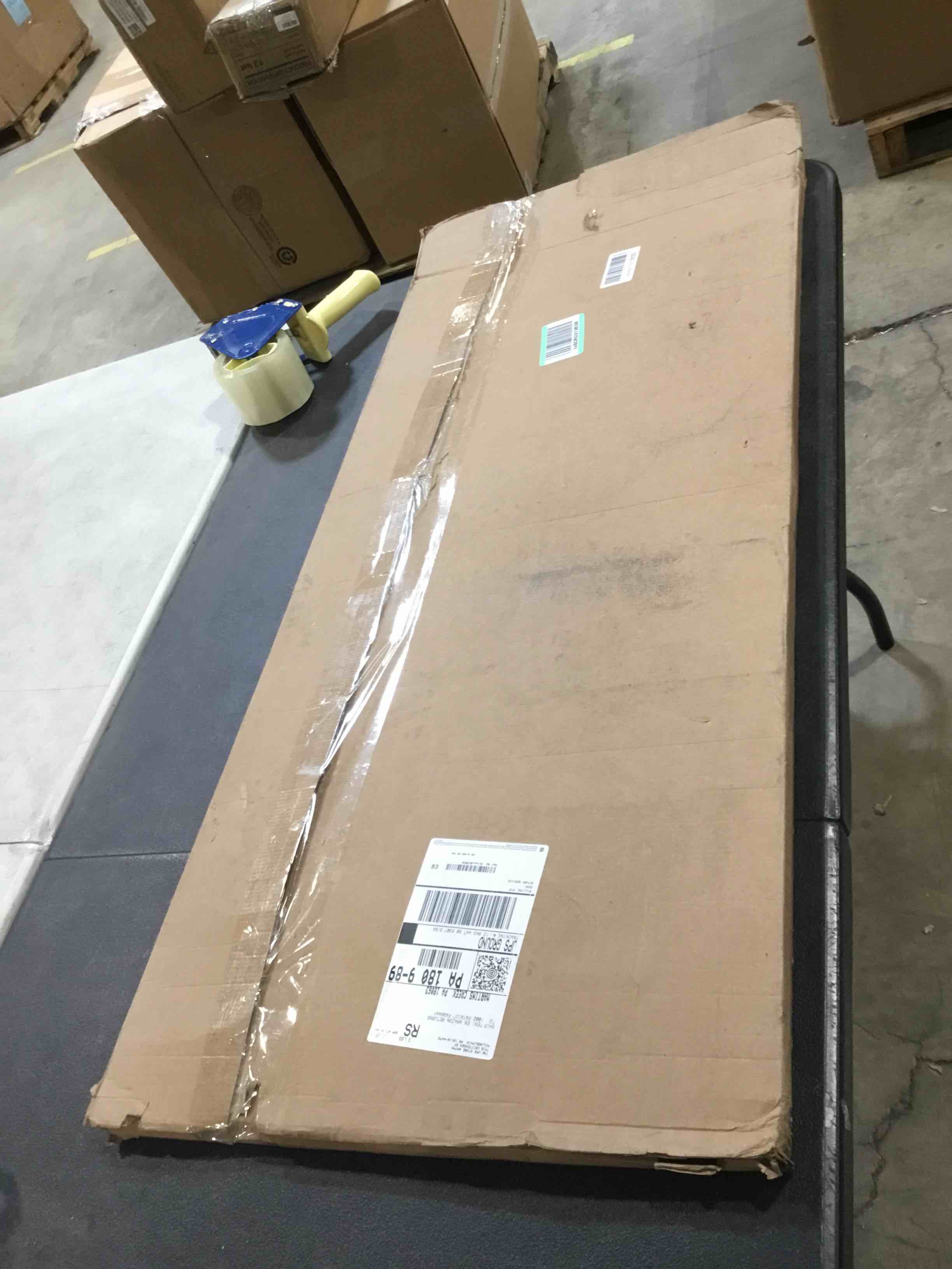 https://s3.amazonaws.com/lotting-images-prod/bidfta/PNK2587657_1747336745890.jpeg