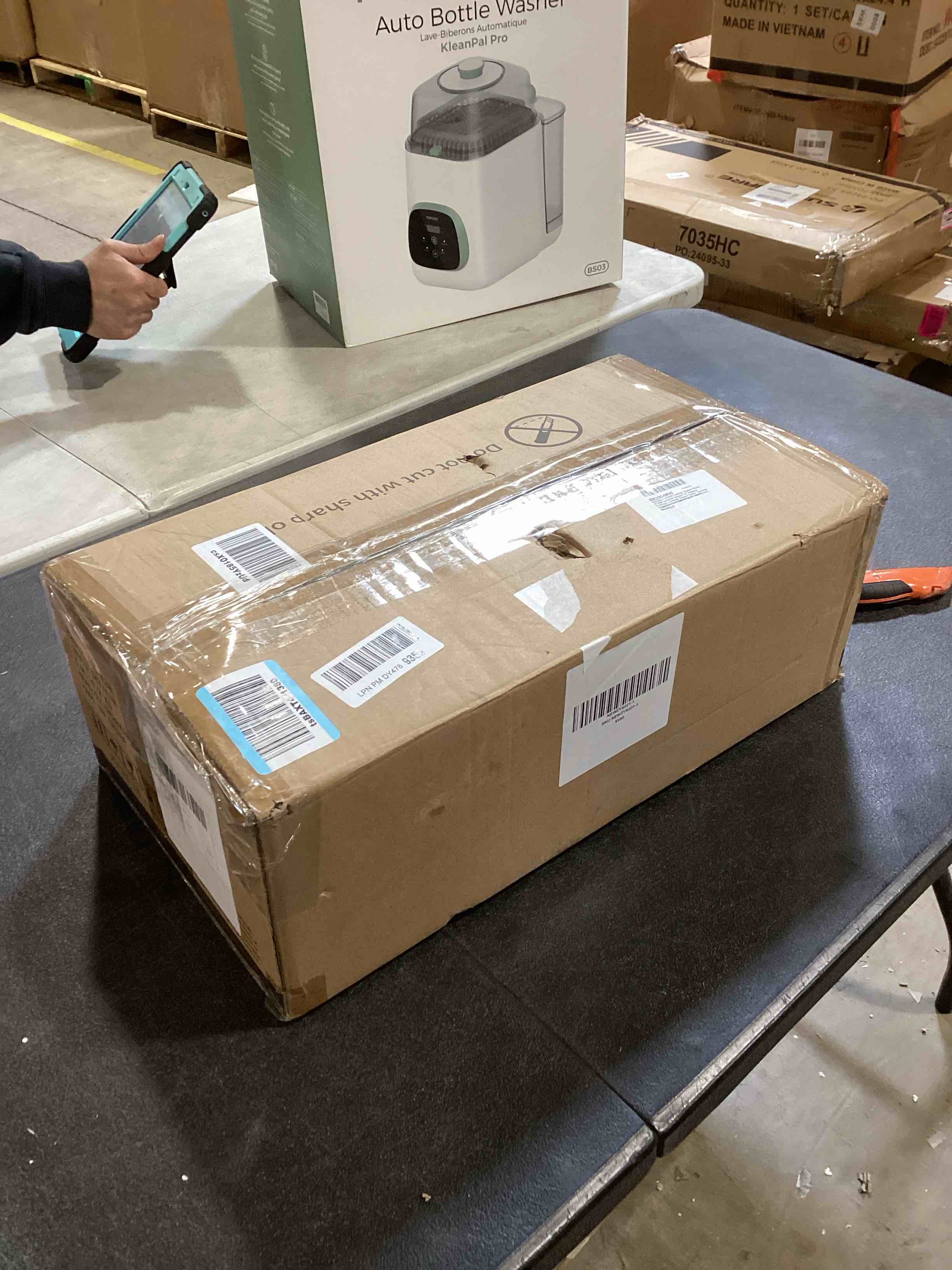https://s3.amazonaws.com/lotting-images-prod/bidfta/PNK2588585_1748883956606.jpeg