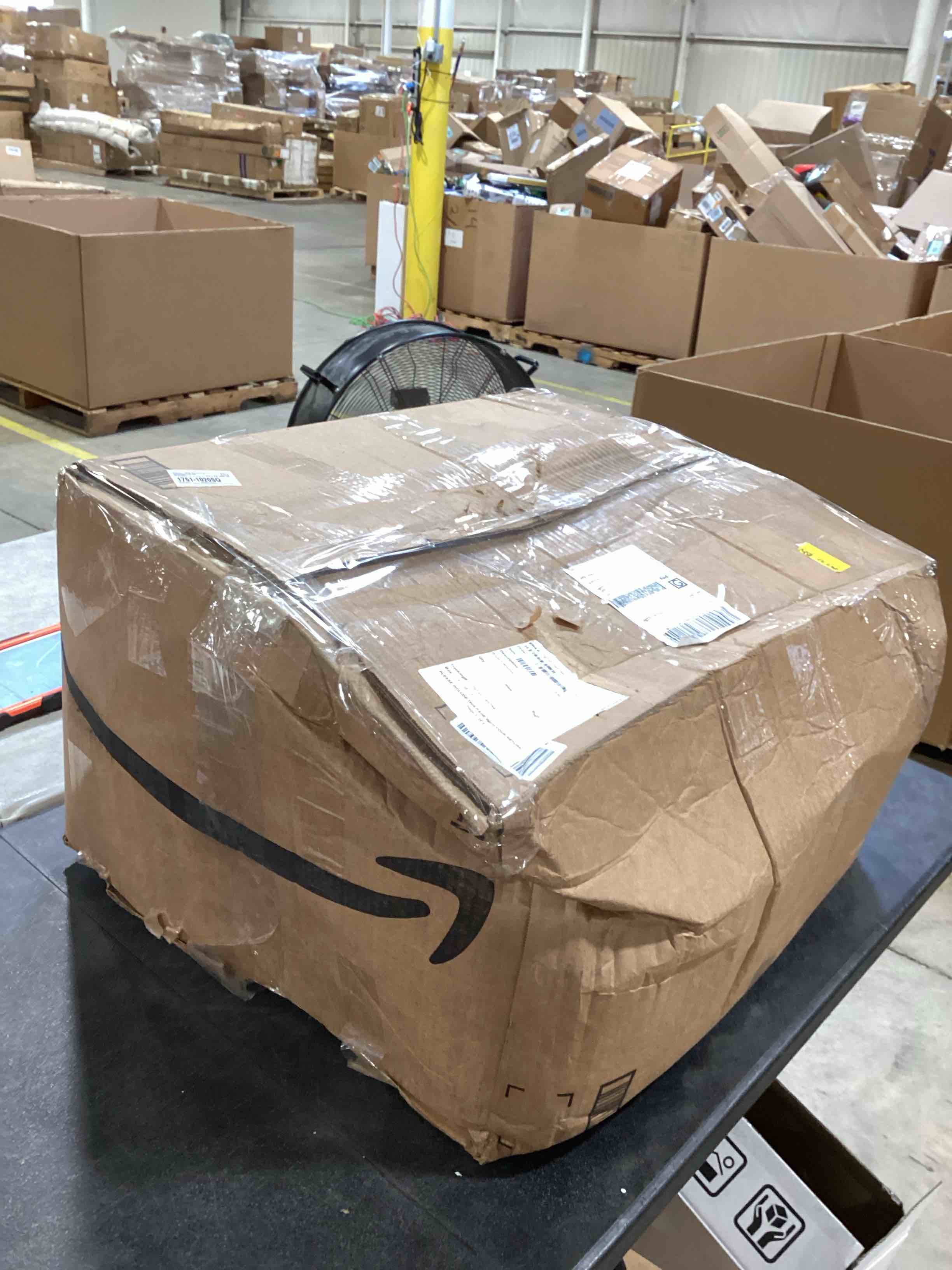https://s3.amazonaws.com/lotting-images-prod/bidfta/PNK2588796_1749138408907.jpeg