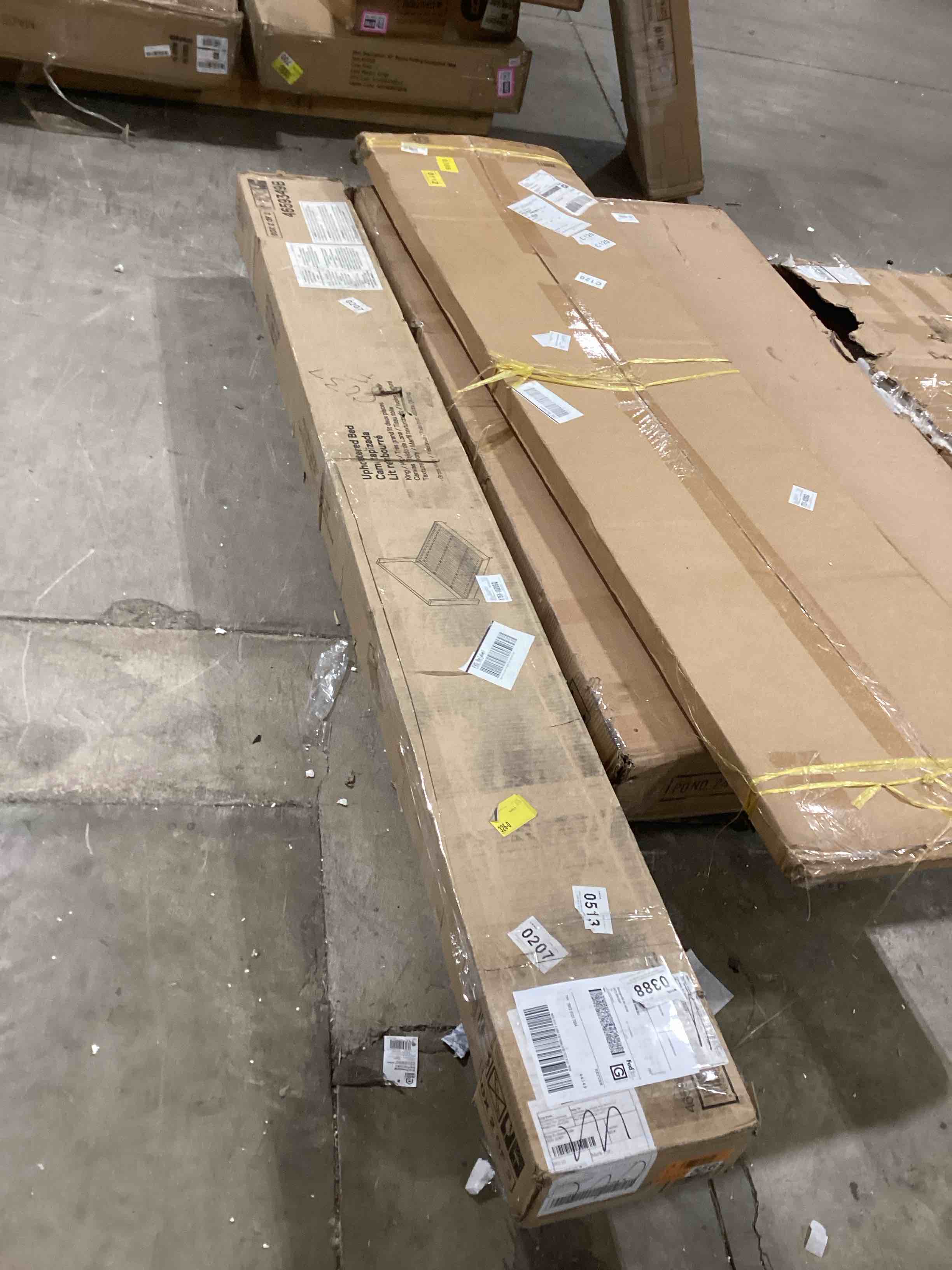 https://s3.amazonaws.com/lotting-images-prod/bidfta/PNK2588802_1749210753477.jpeg