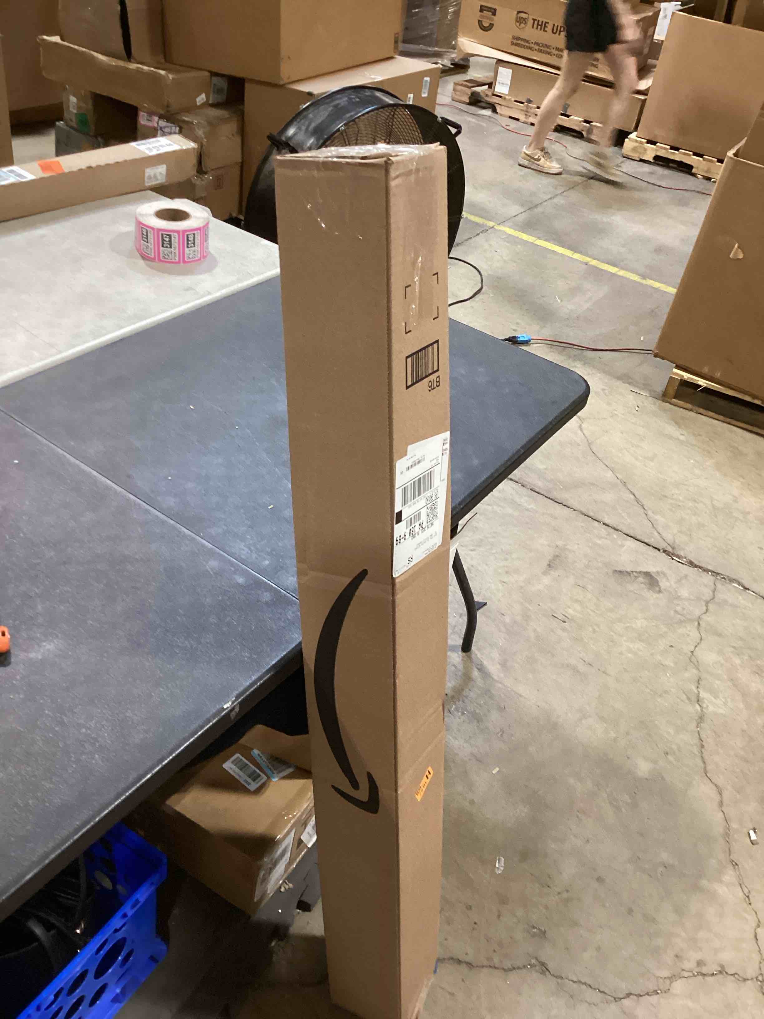 https://s3.amazonaws.com/lotting-images-prod/bidfta/PNK2588853_1749227689389.jpeg