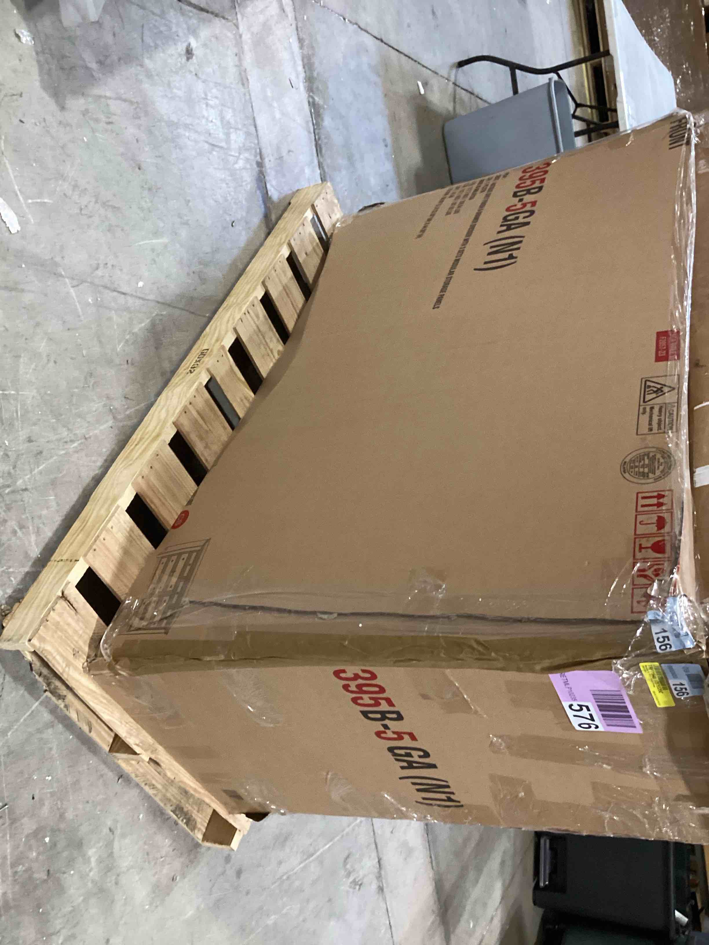 https://s3.amazonaws.com/lotting-images-prod/bidfta/PNK2589560_1750428353495.jpeg