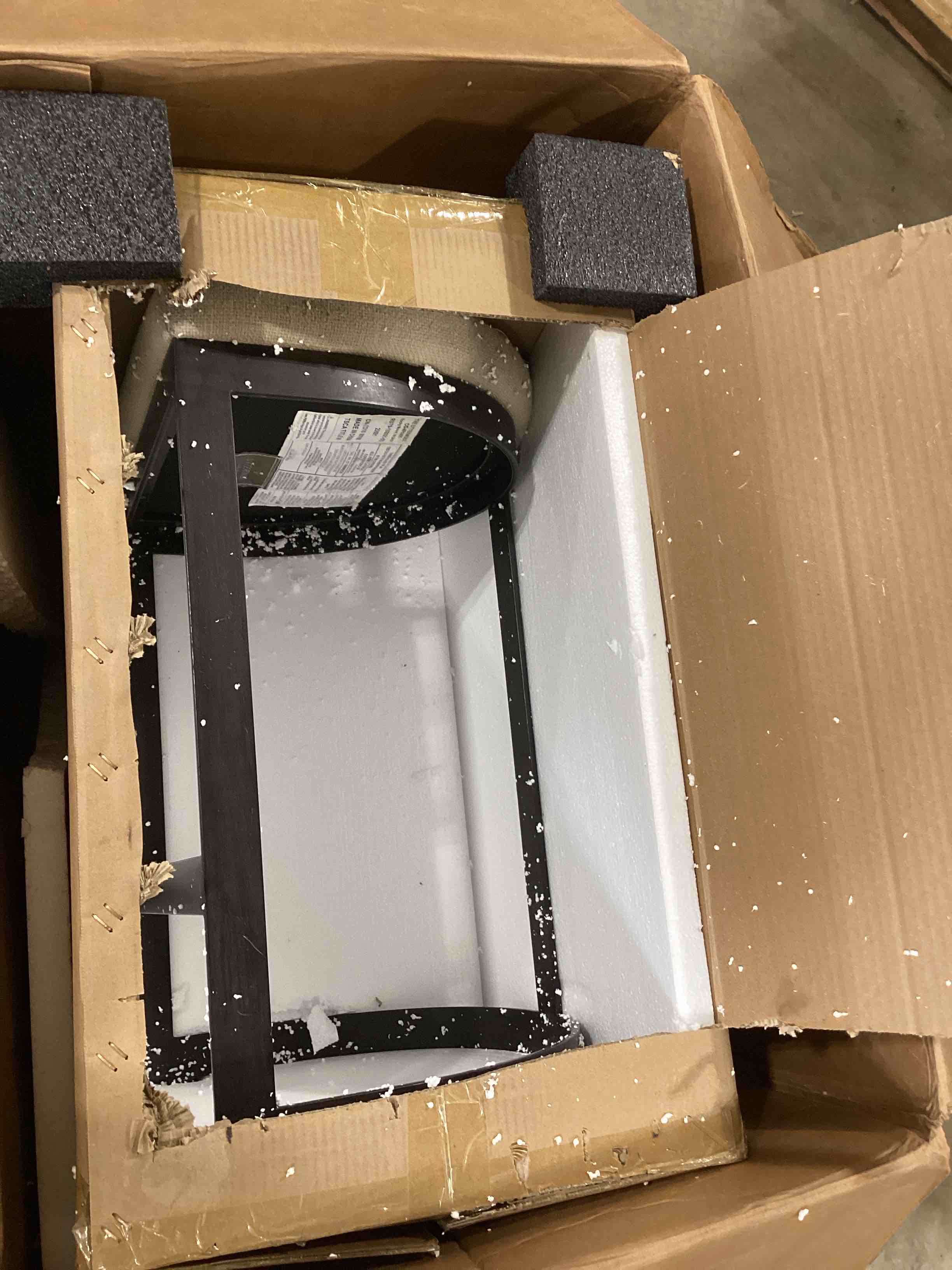 https://s3.amazonaws.com/lotting-images-prod/bidfta/PNK2589637_1750687217974.jpeg