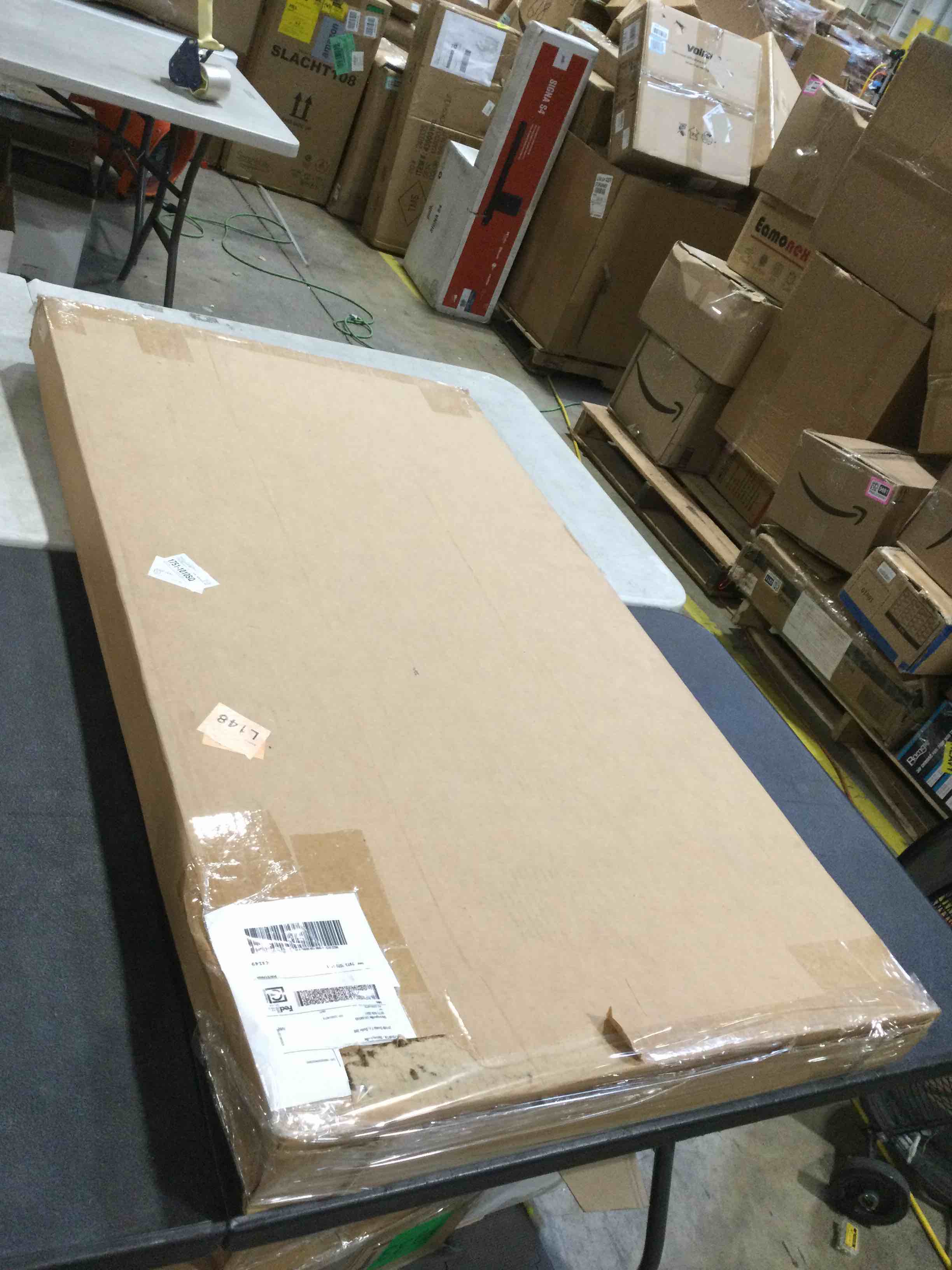 https://s3.amazonaws.com/lotting-images-prod/bidfta/PNK2589702_1750854712897.jpeg