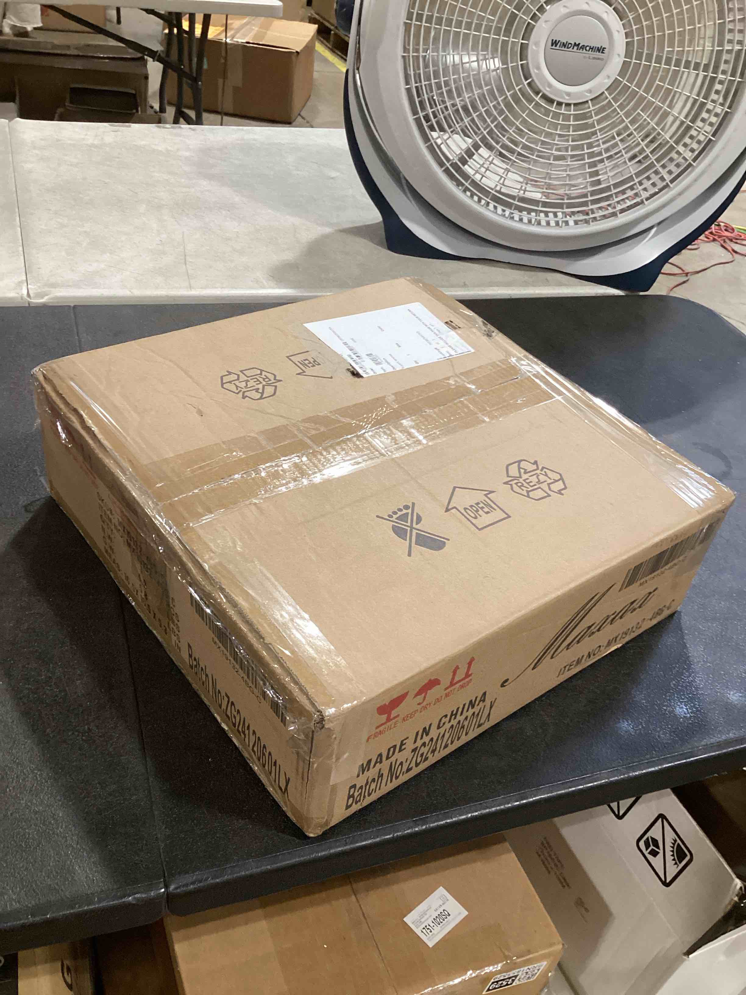 https://s3.amazonaws.com/lotting-images-prod/bidfta/PNK2589909_1751292844077.jpeg