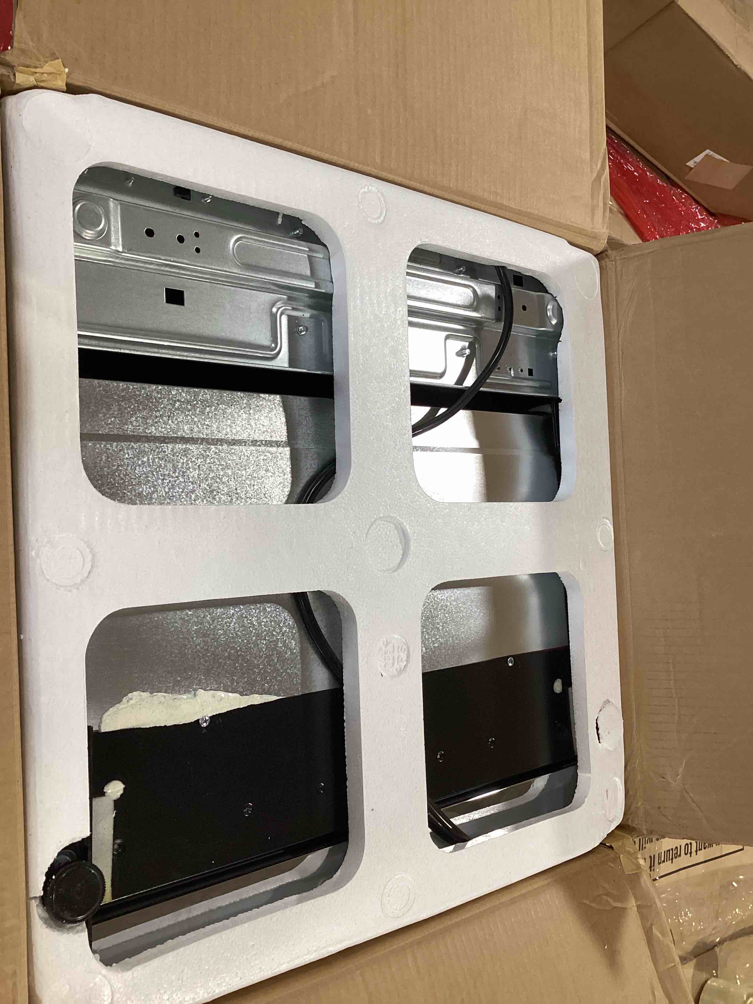 https://s3.amazonaws.com/lotting-images-prod/bidfta/PNK2590011_1751460067364.jpeg