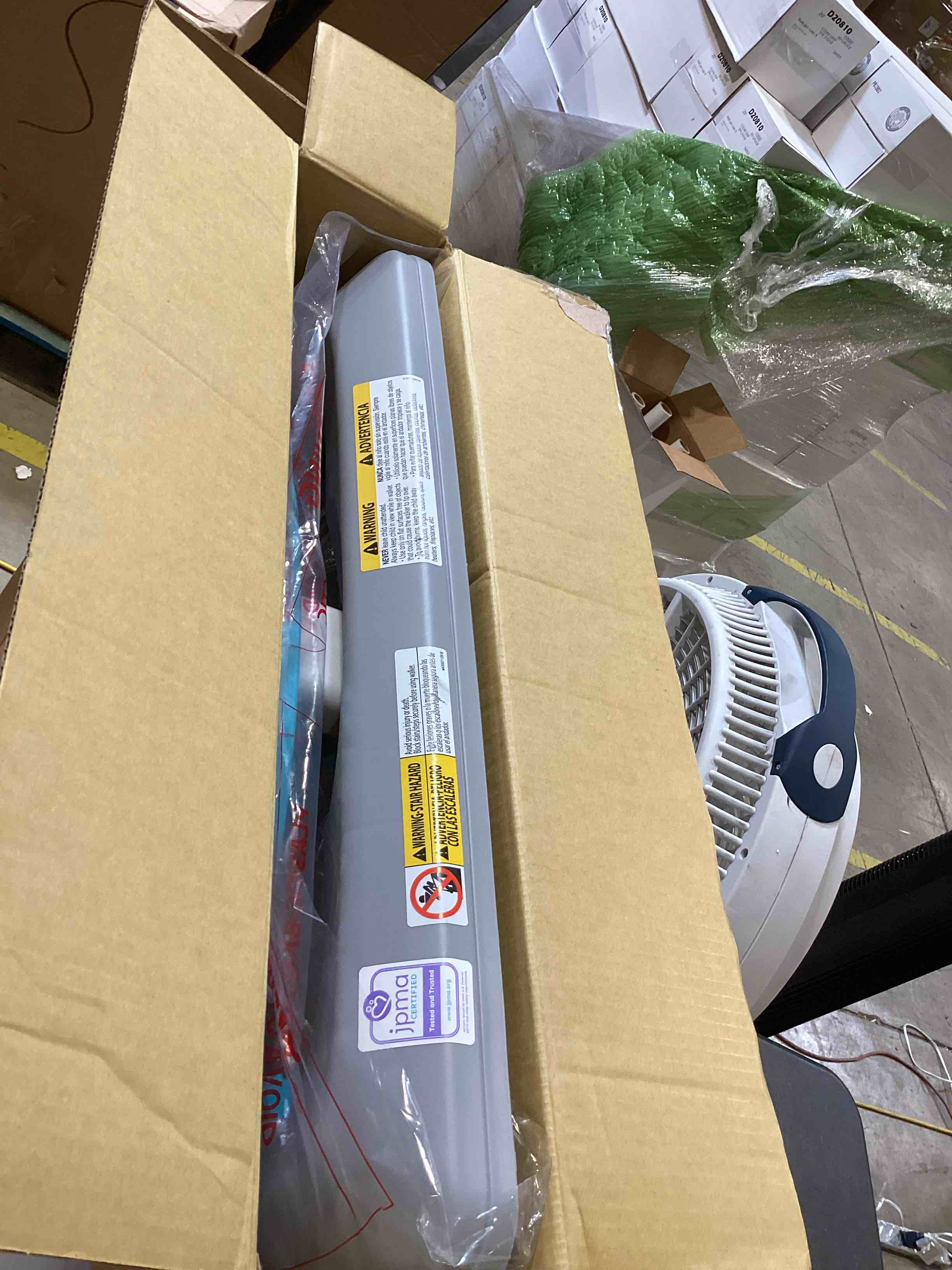 https://s3.amazonaws.com/lotting-images-prod/bidfta/PNK2590105_1751565000693.jpeg