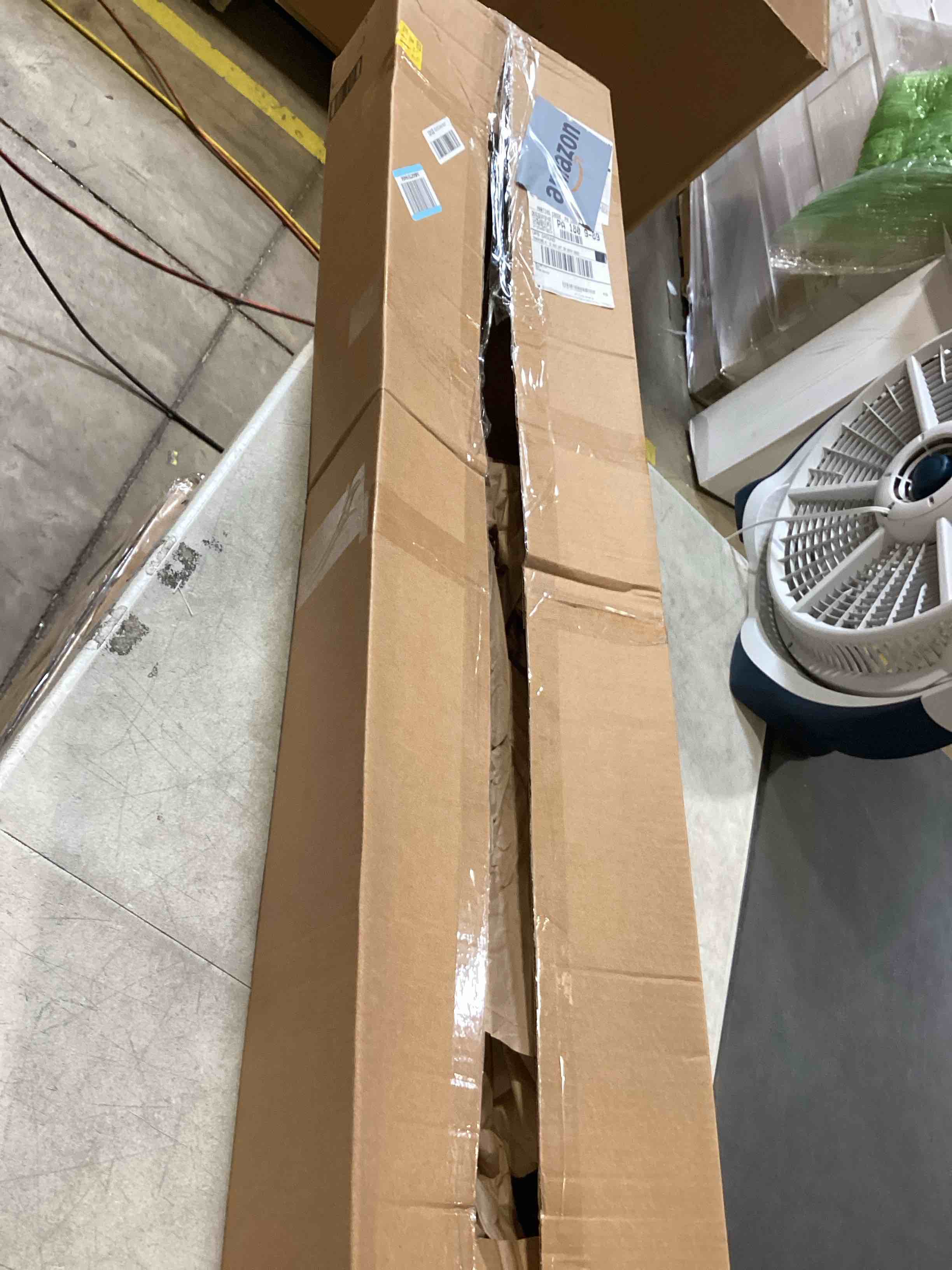 https://s3.amazonaws.com/lotting-images-prod/bidfta/PNK2590113_1751568405451.jpeg