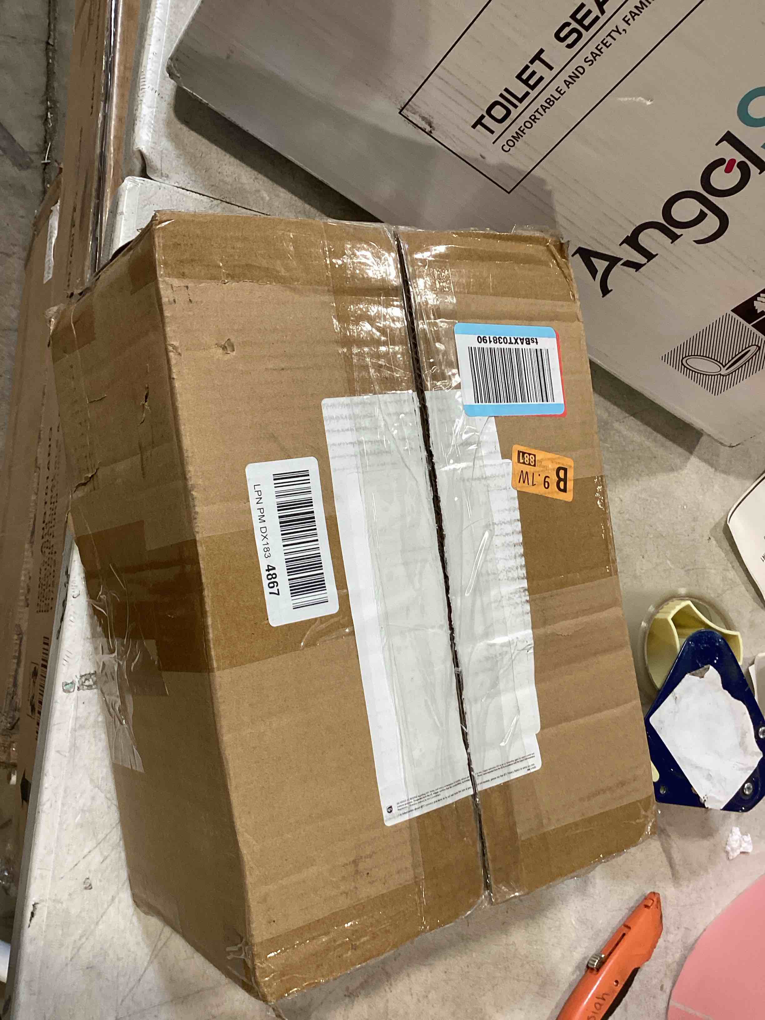 https://s3.amazonaws.com/lotting-images-prod/bidfta/PNK2590121_1751570751263.jpeg
