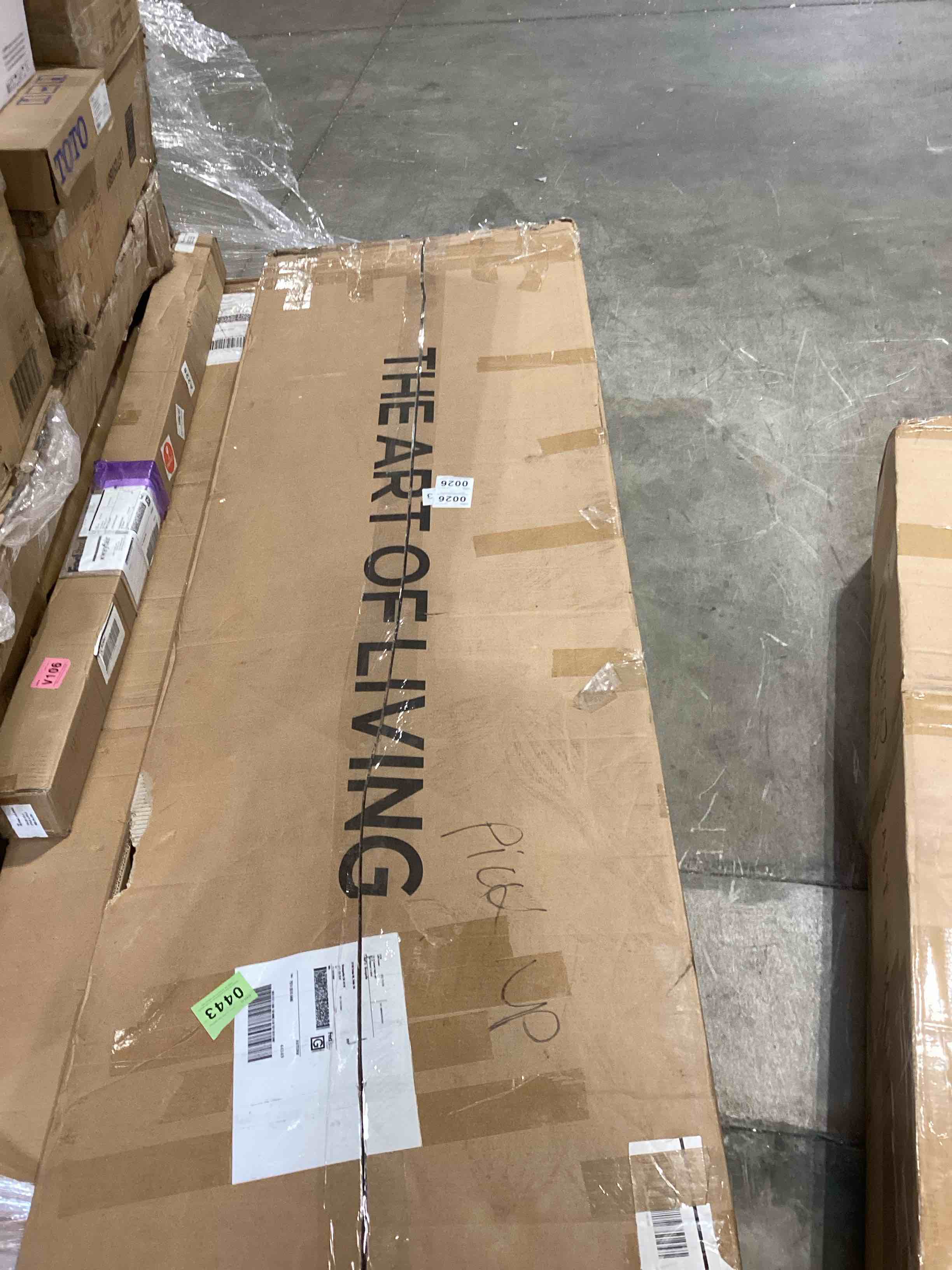 https://s3.amazonaws.com/lotting-images-prod/bidfta/PNK2590239_1752254346526.jpeg
