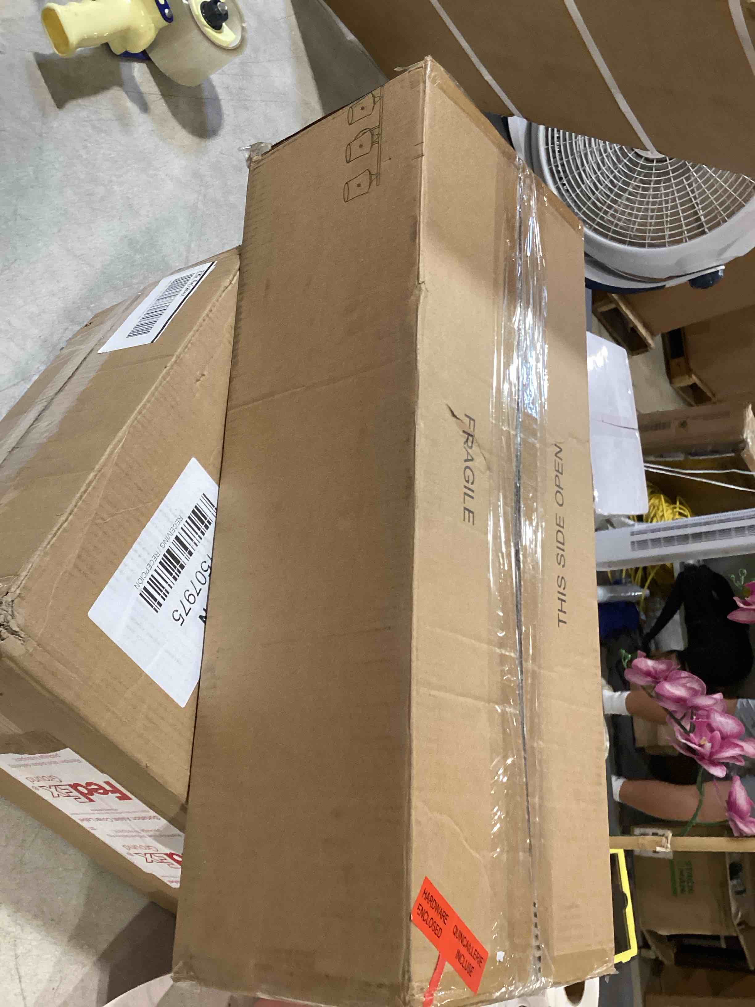 https://s3.amazonaws.com/lotting-images-prod/bidfta/PNK2590241_1752255334975.jpeg
