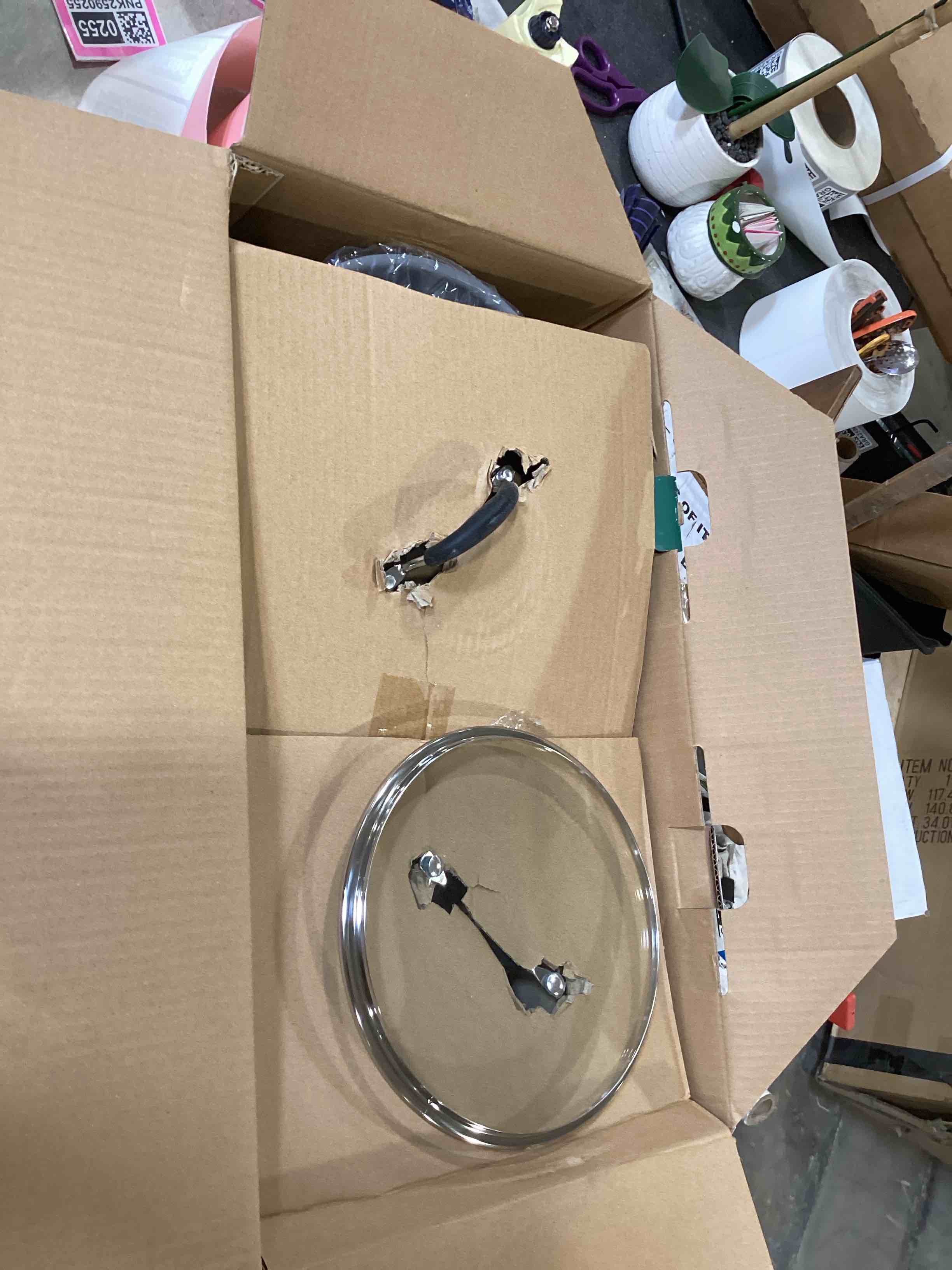 https://s3.amazonaws.com/lotting-images-prod/bidfta/PNK2590255_1752602269532.jpeg
