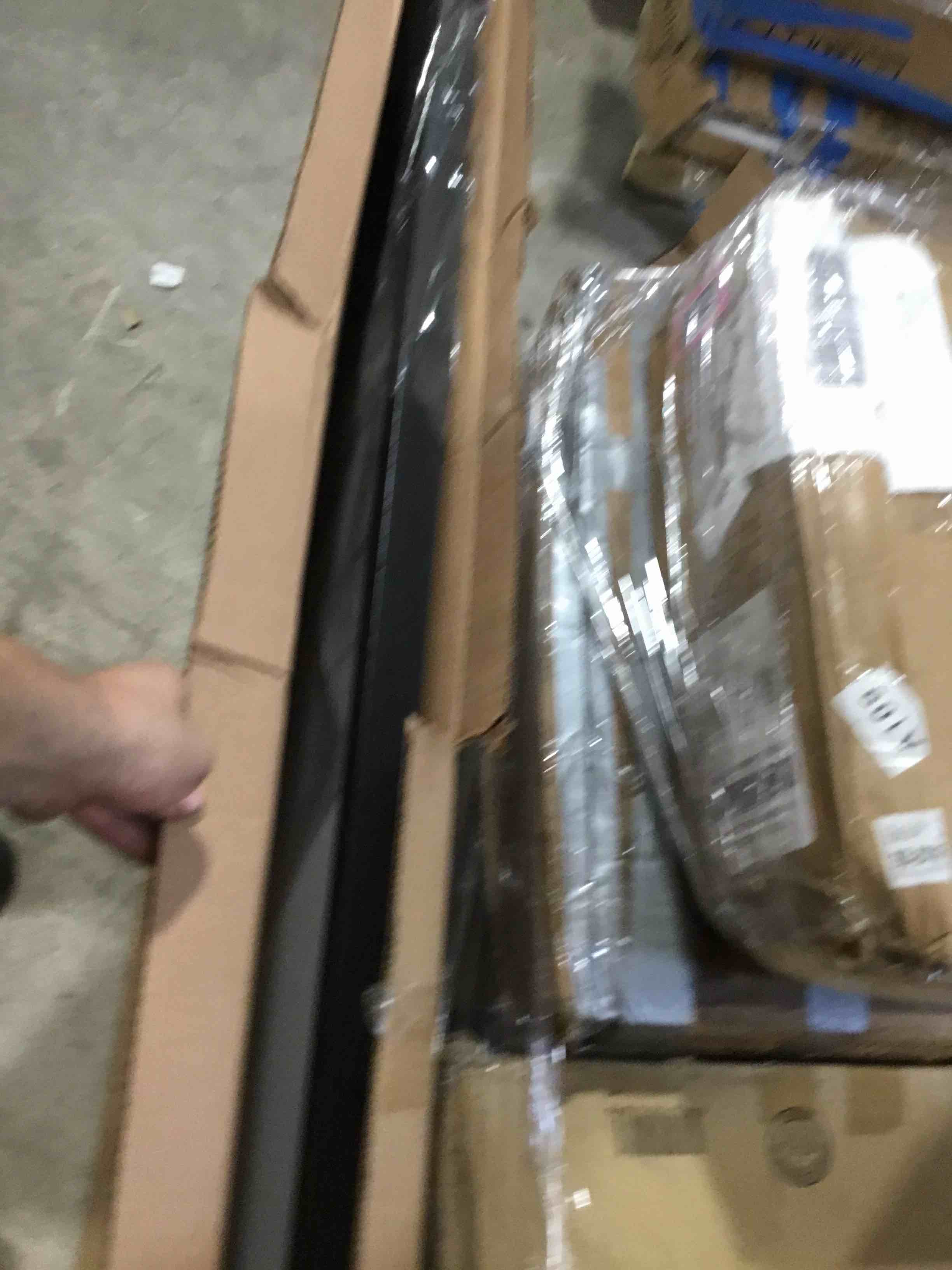 https://s3.amazonaws.com/lotting-images-prod/bidfta/PNK2590286_1752518588052.jpeg
