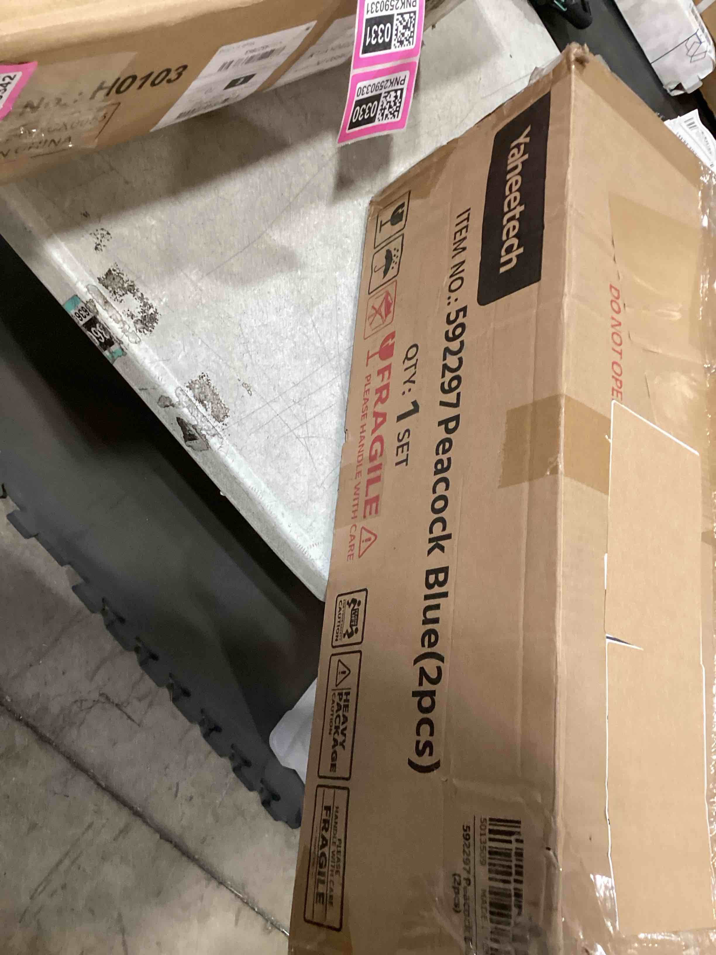 https://s3.amazonaws.com/lotting-images-prod/bidfta/PNK2590327_1752685876442.jpeg