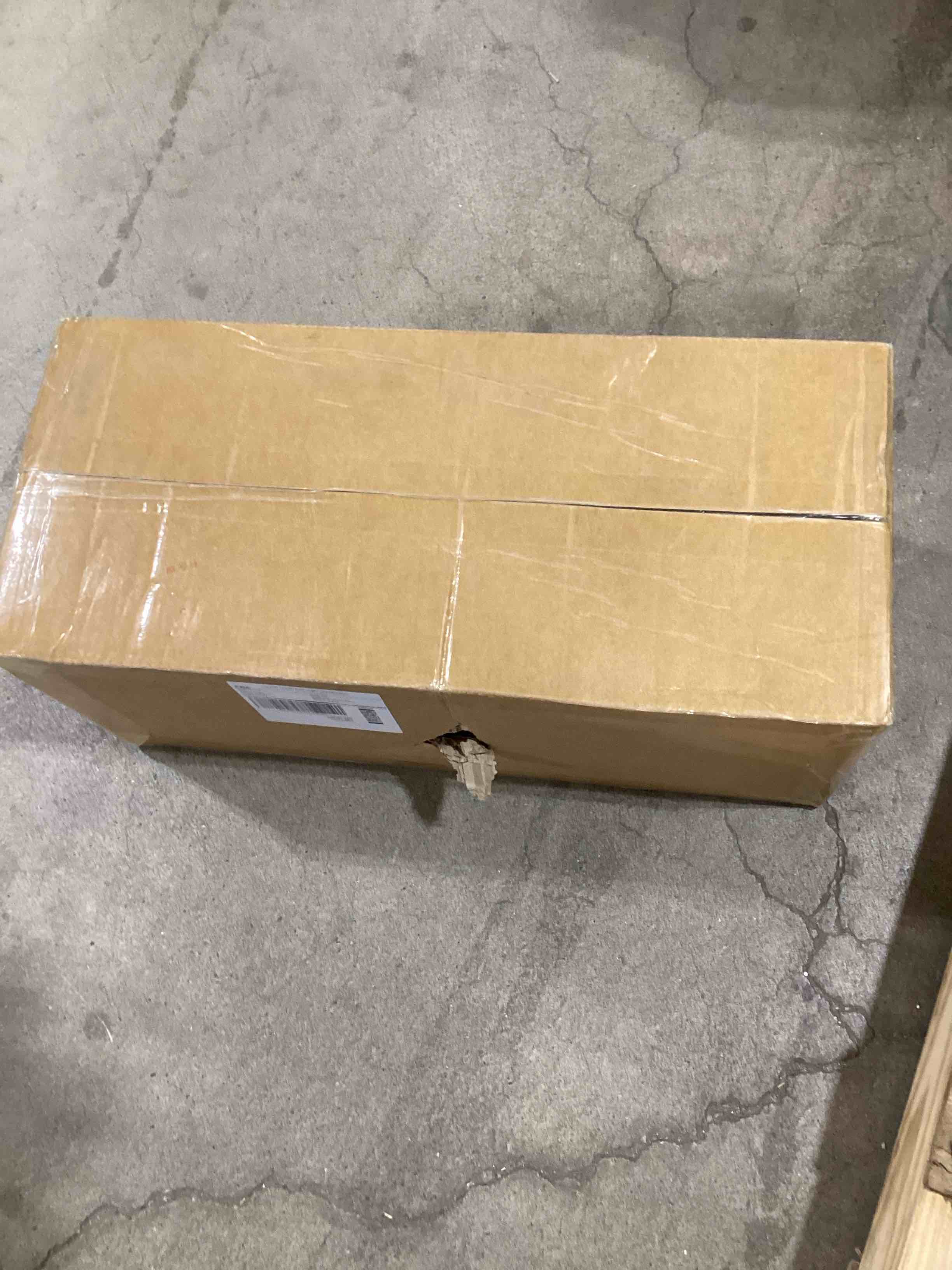 https://s3.amazonaws.com/lotting-images-prod/bidfta/PNK2591583_1755287435756.jpeg