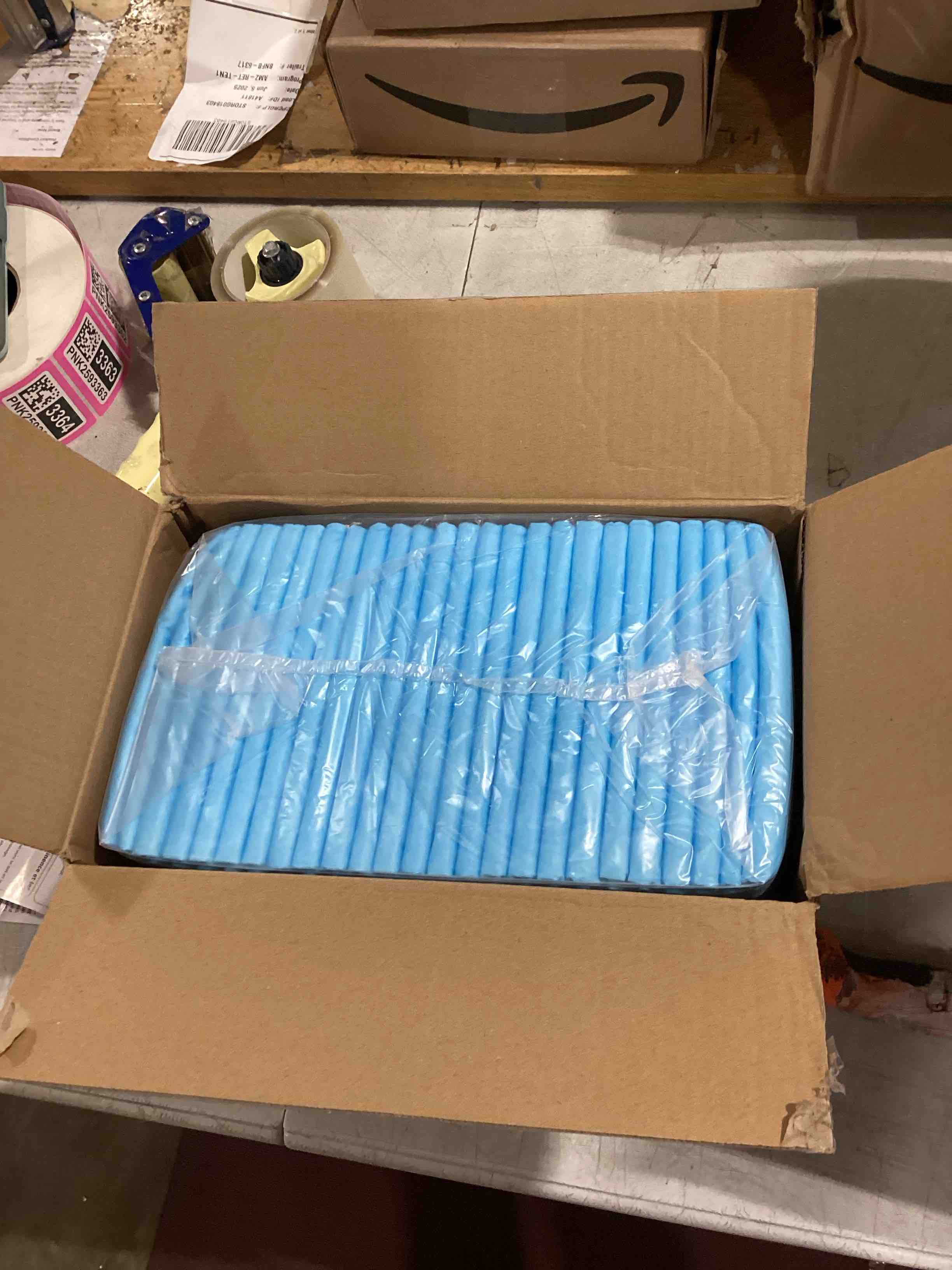 https://s3.amazonaws.com/lotting-images-prod/bidfta/PNK2593342_1749496671116.jpeg