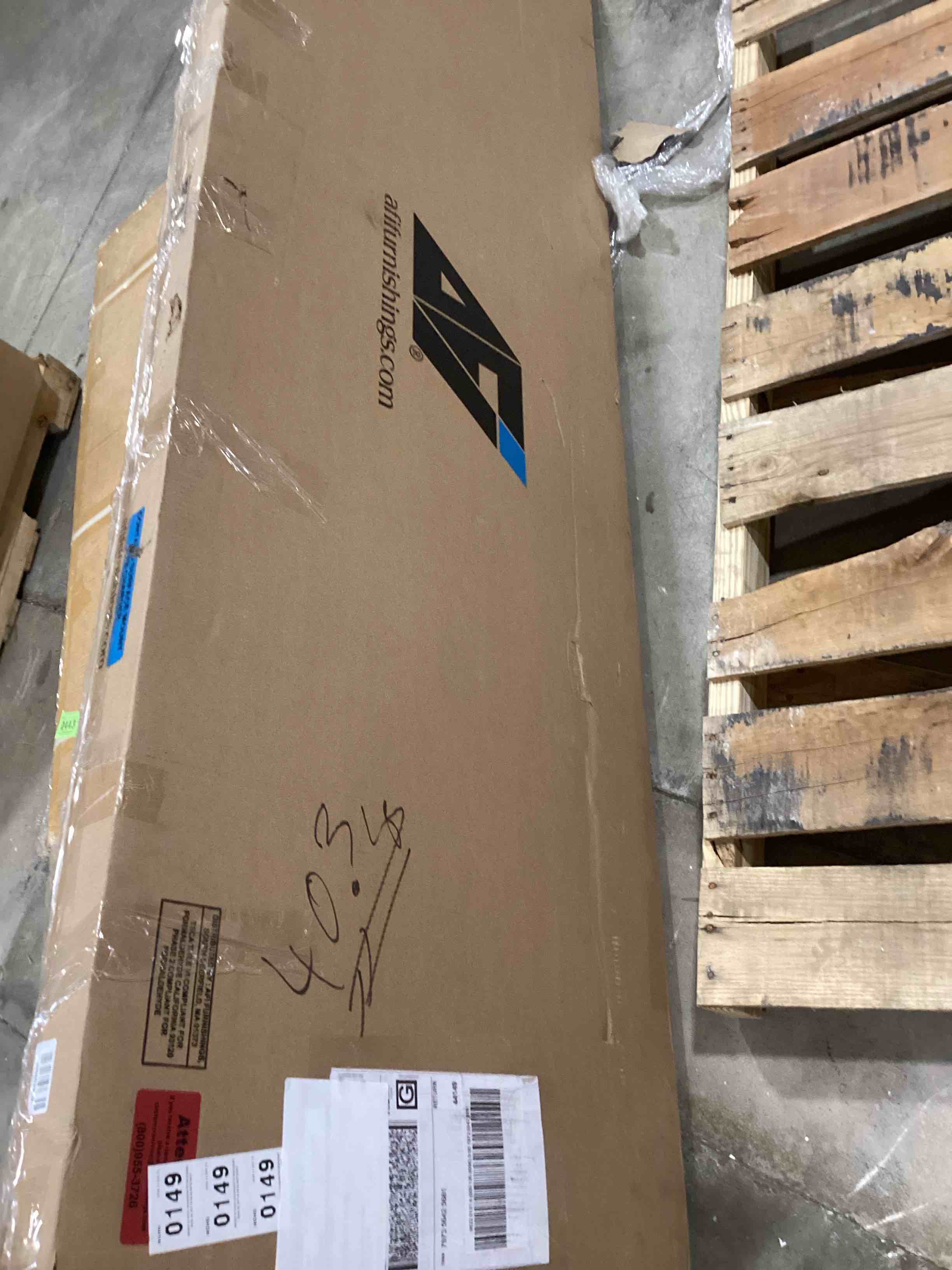 https://s3.amazonaws.com/lotting-images-prod/bidfta/PNK2593408_1749570486118.jpeg