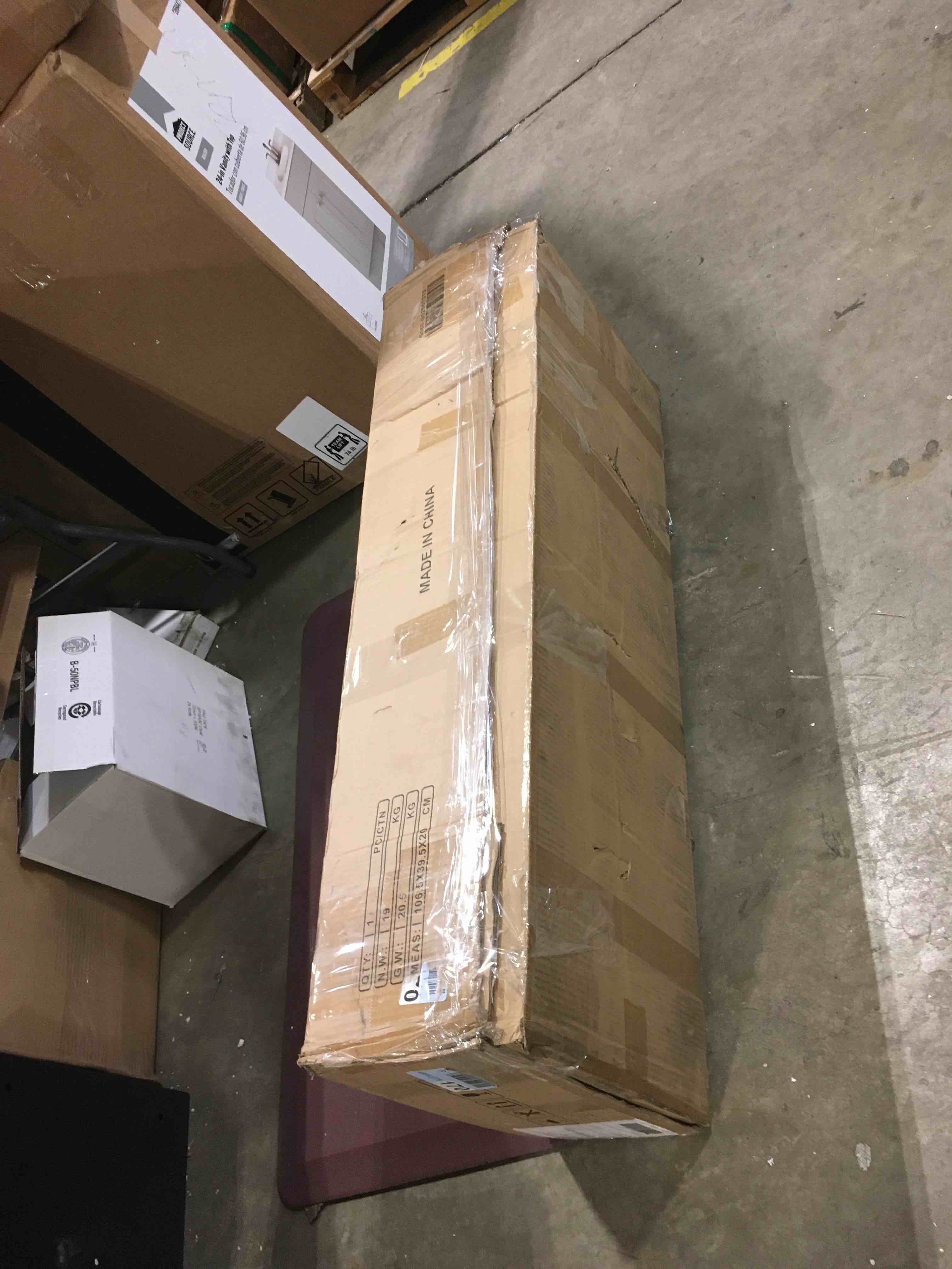 https://s3.amazonaws.com/lotting-images-prod/bidfta/PNK2593455_1749646571071.jpeg