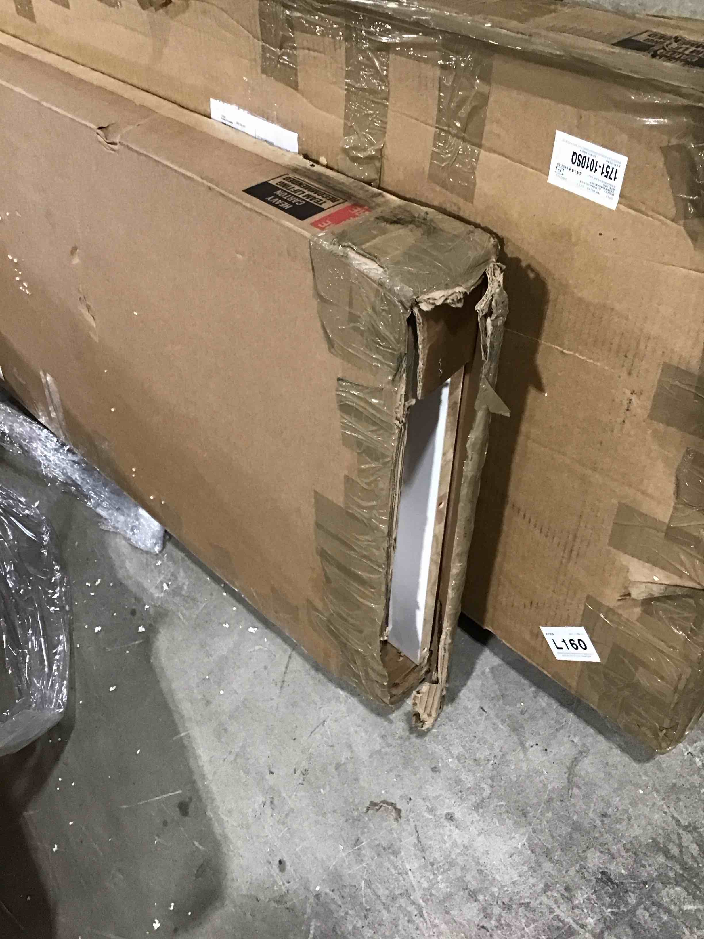 https://s3.amazonaws.com/lotting-images-prod/bidfta/PNK2593823_1750180611355.jpeg