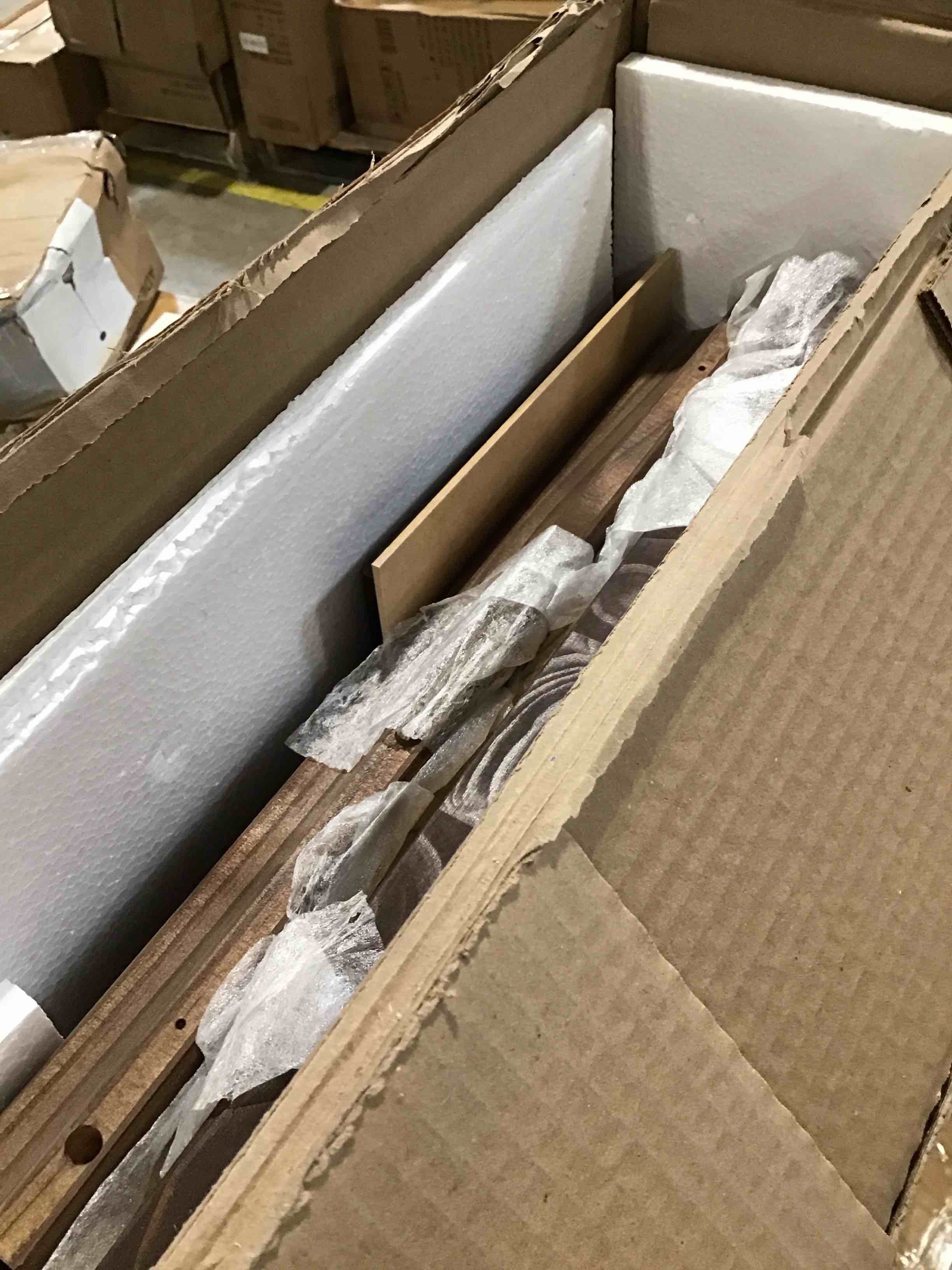 https://s3.amazonaws.com/lotting-images-prod/bidfta/PNK2593895_1750259030288.jpeg