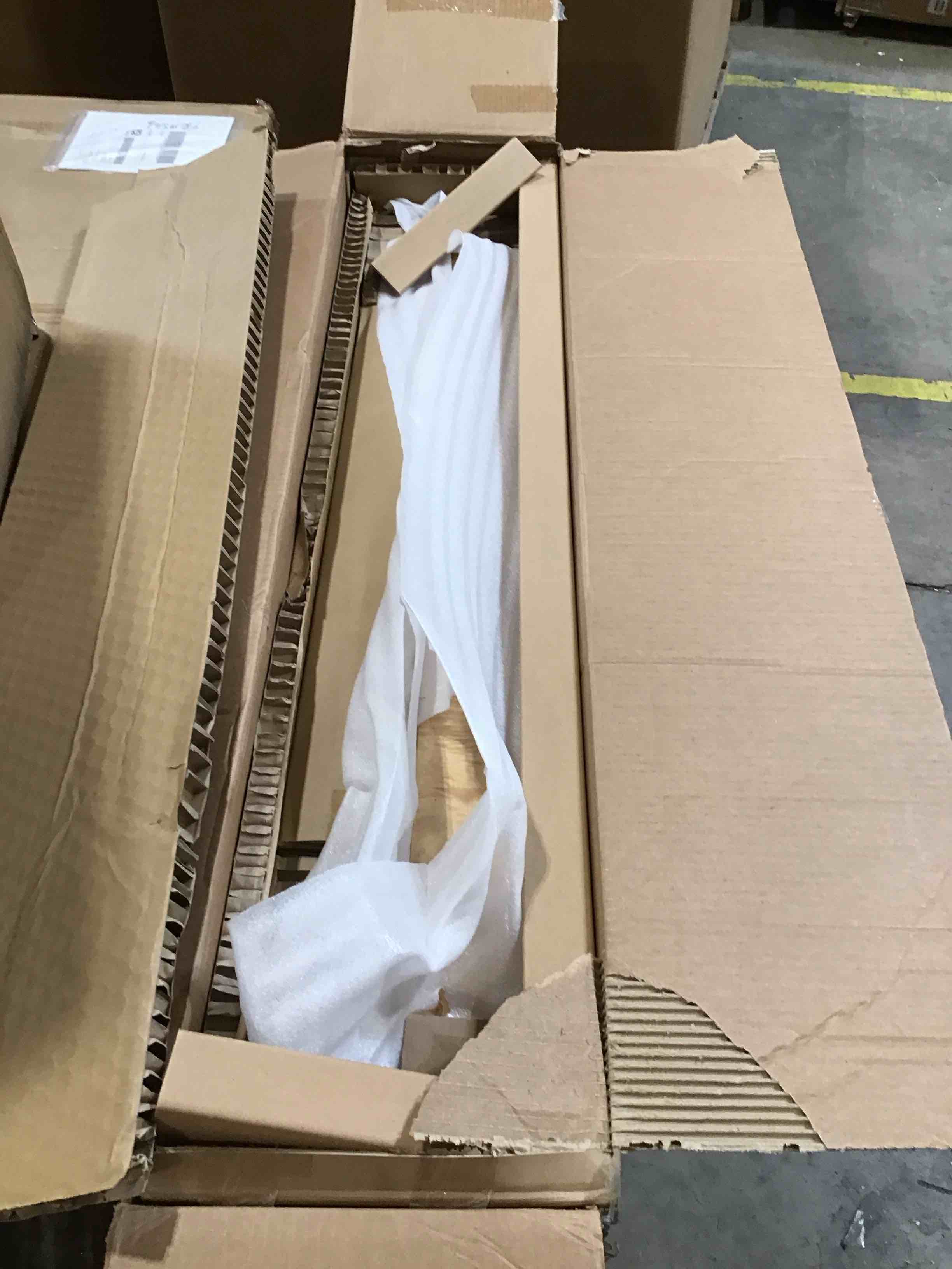 https://s3.amazonaws.com/lotting-images-prod/bidfta/PNK2593899_1750264788612.jpeg