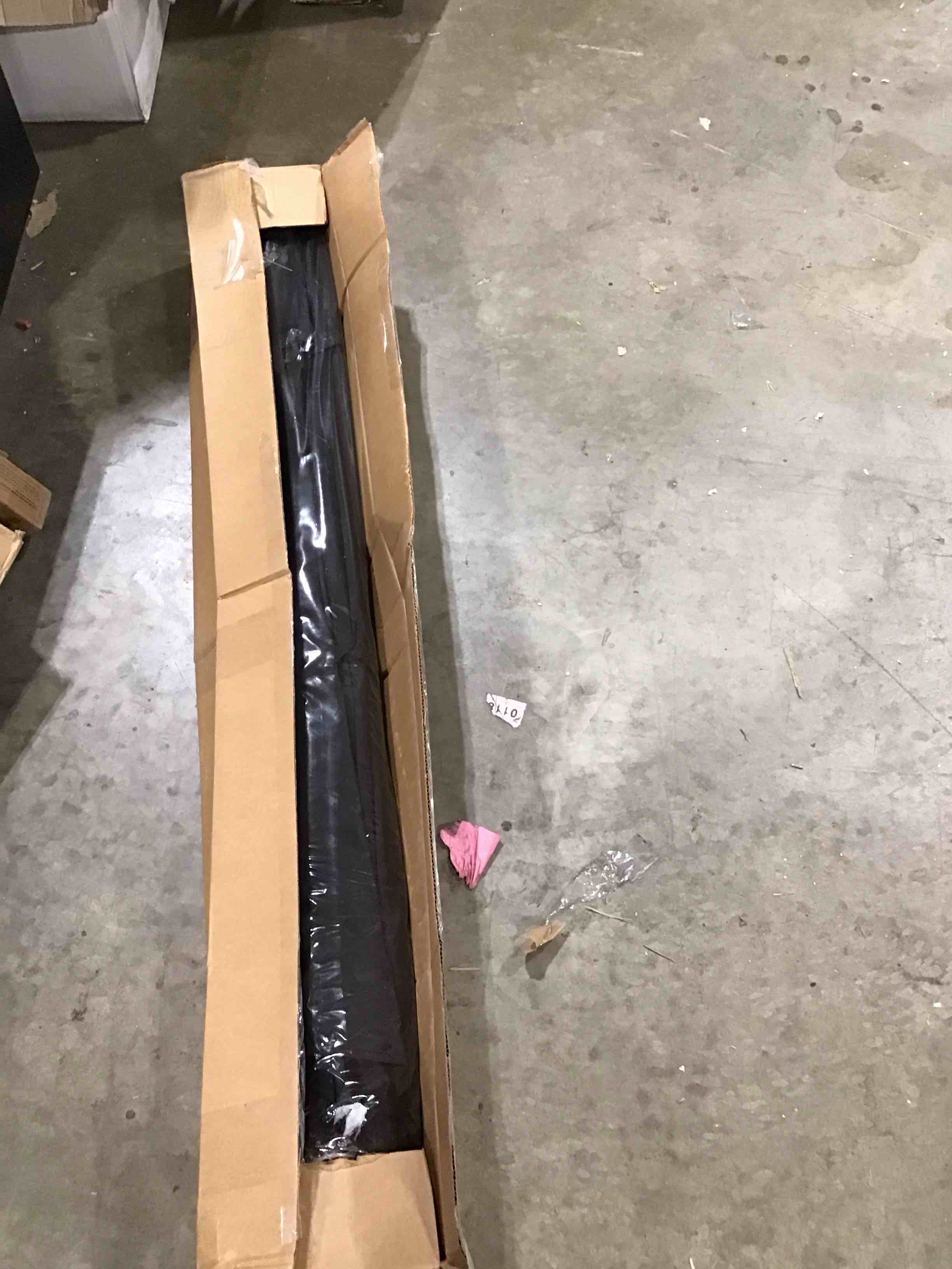 https://s3.amazonaws.com/lotting-images-prod/bidfta/PNK2593916_1750271816536.jpeg