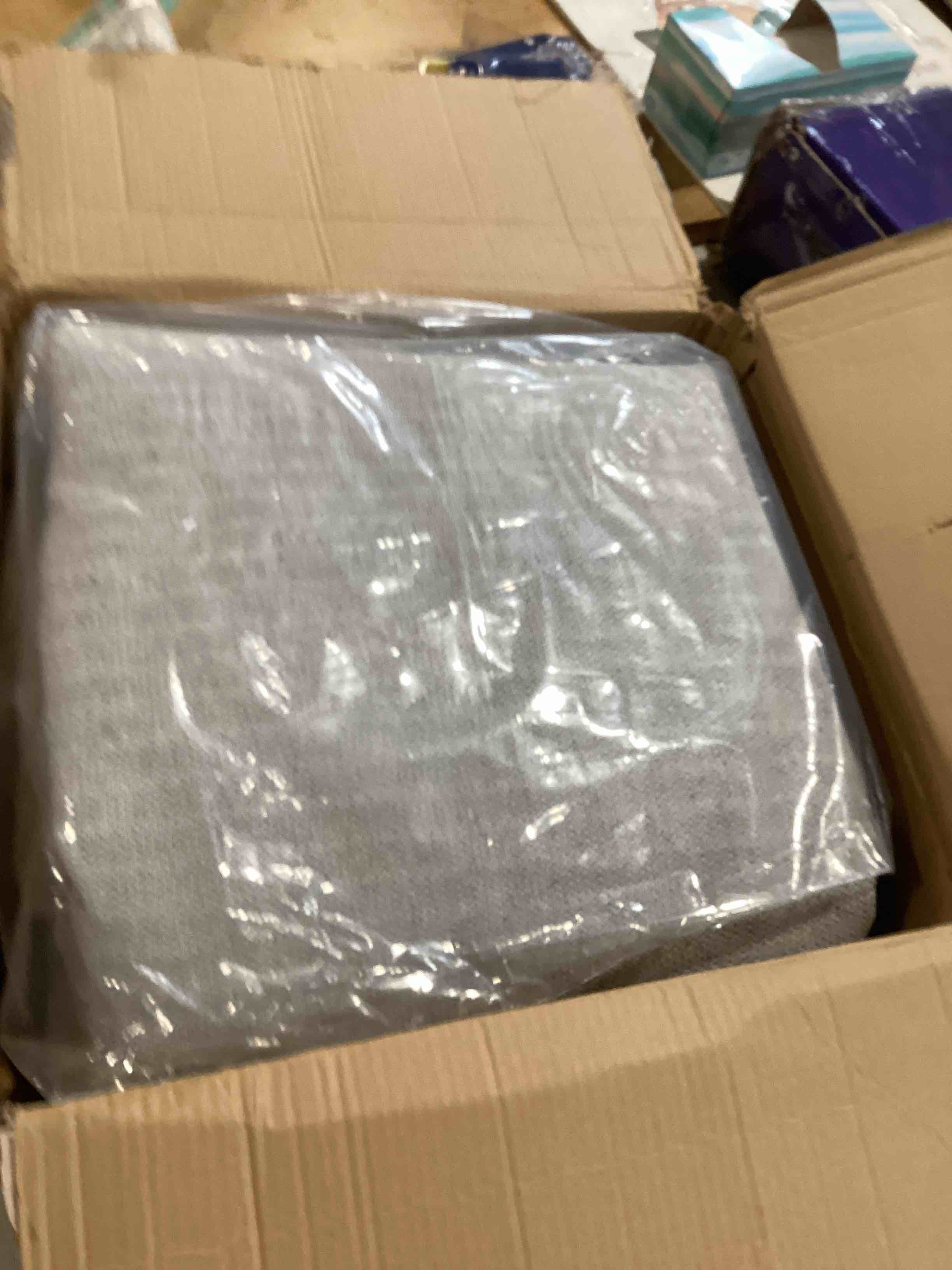 https://s3.amazonaws.com/lotting-images-prod/bidfta/PNK2594050_1750433040622.jpeg