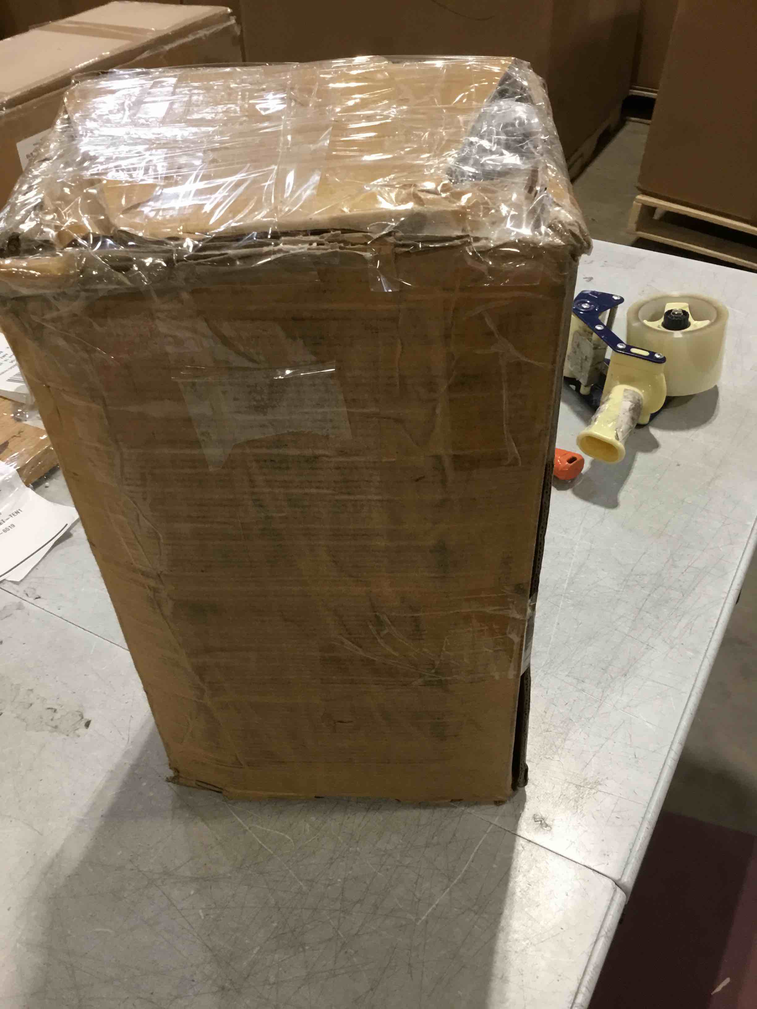https://s3.amazonaws.com/lotting-images-prod/bidfta/PNK2594080_1750681616340.jpeg