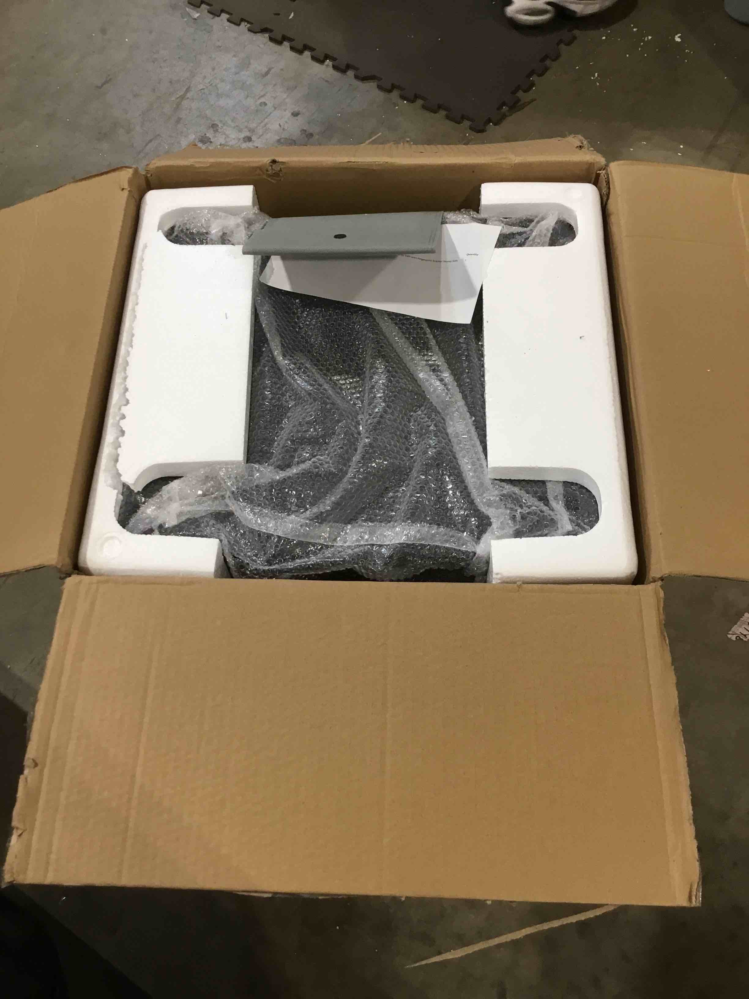 https://s3.amazonaws.com/lotting-images-prod/bidfta/PNK2594106_1750689367036.jpeg