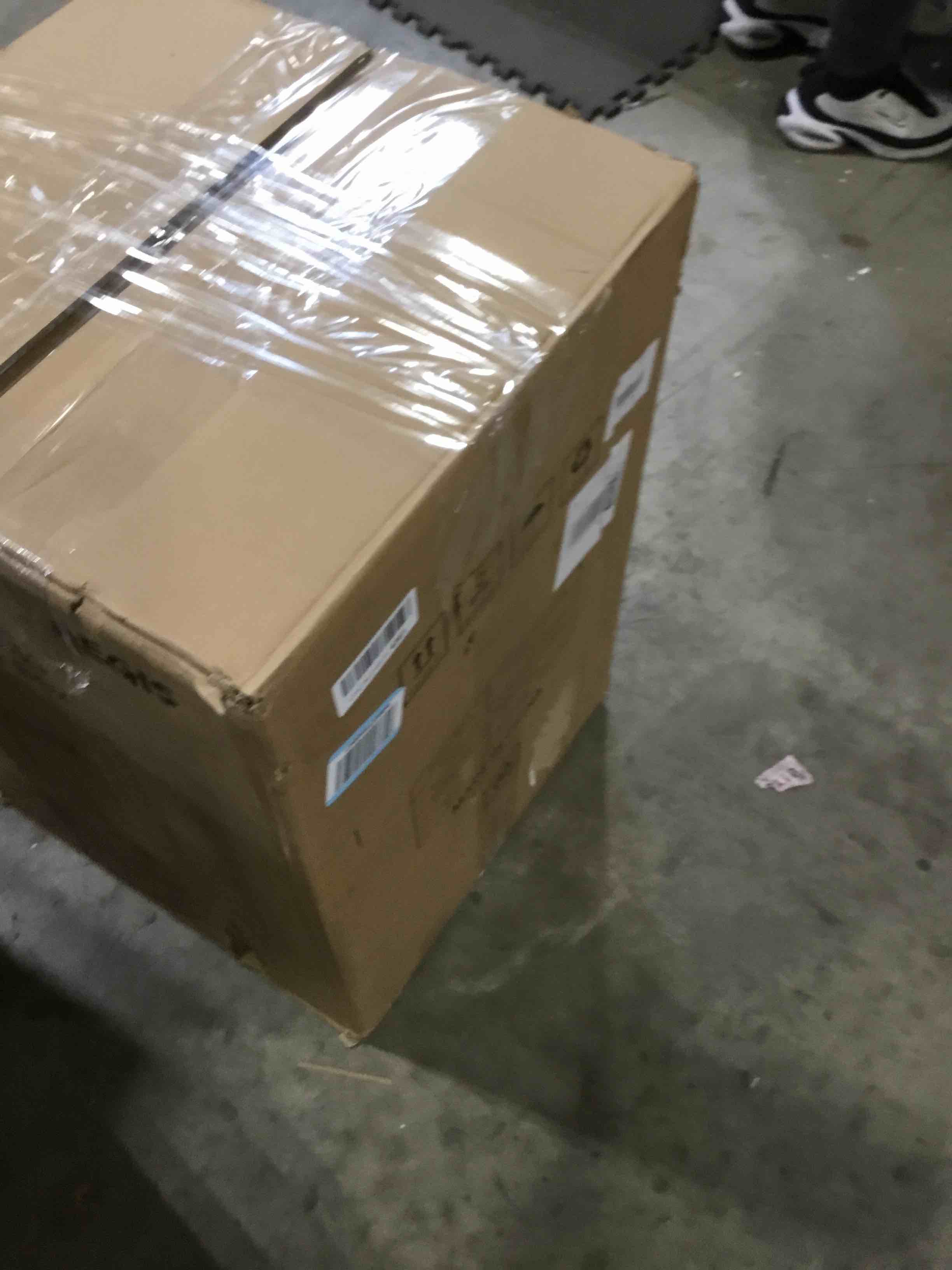 https://s3.amazonaws.com/lotting-images-prod/bidfta/PNK2594106_1750689414145.jpeg