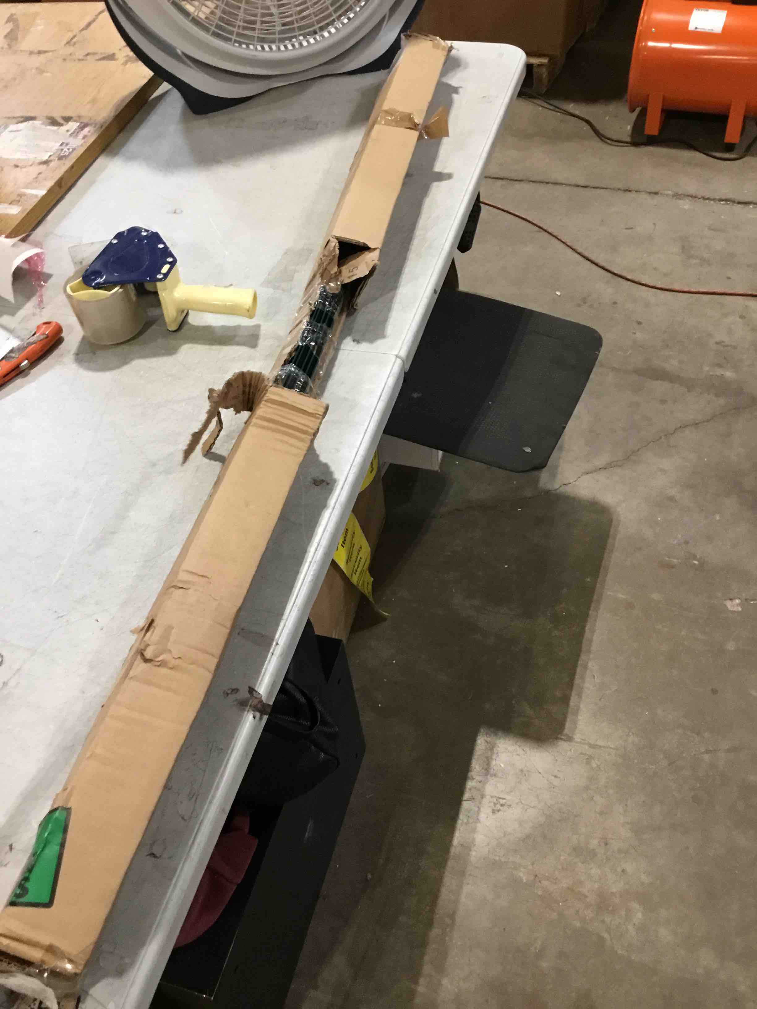 https://s3.amazonaws.com/lotting-images-prod/bidfta/PNK2594214_1750774954486.jpeg