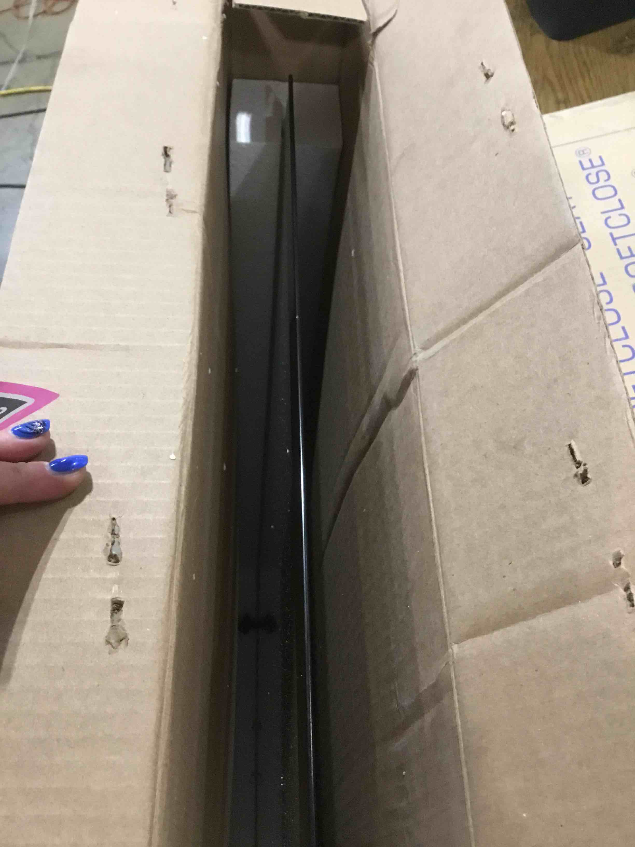 https://s3.amazonaws.com/lotting-images-prod/bidfta/PNK2594278_1750941110849.jpeg