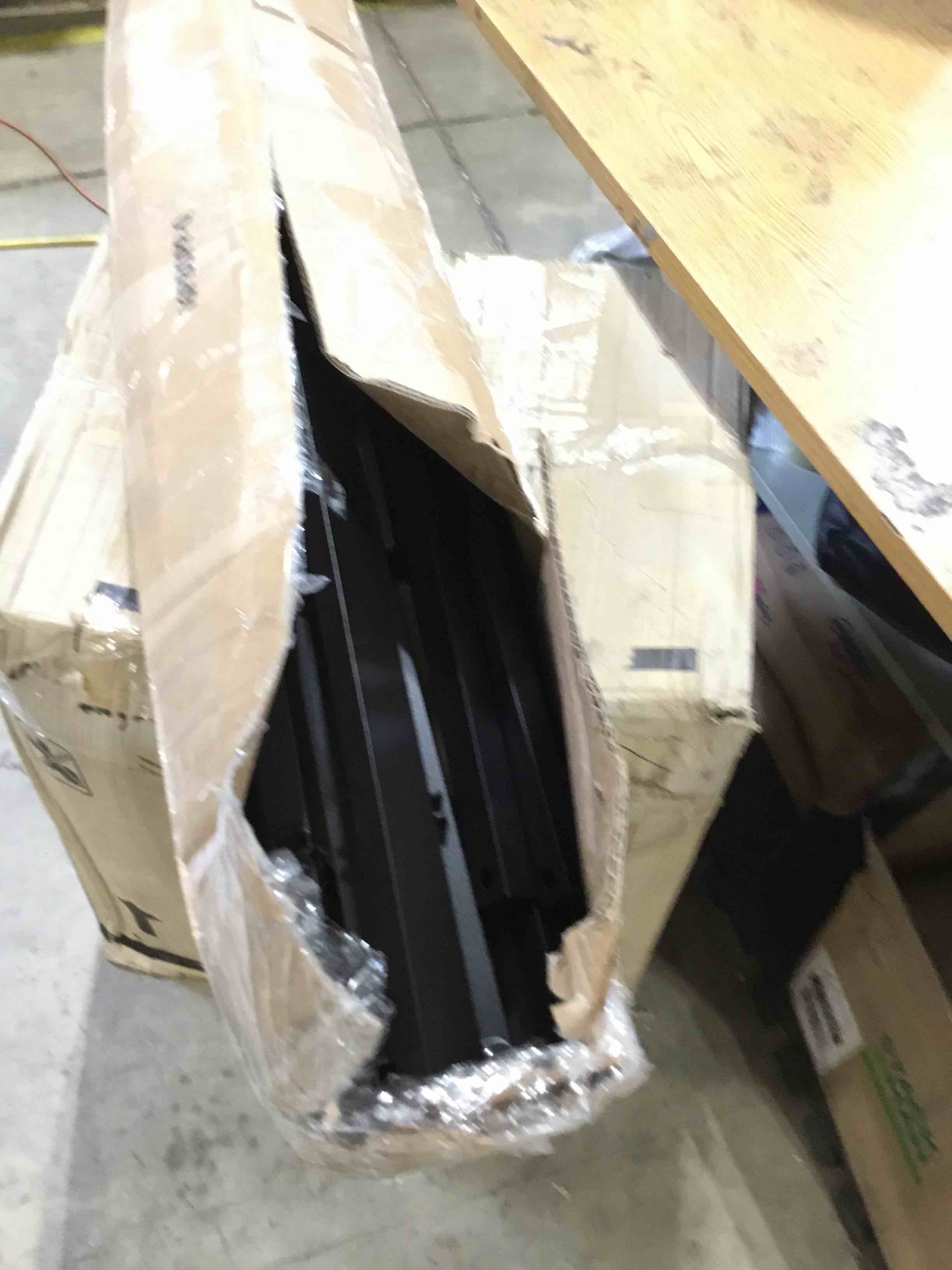 https://s3.amazonaws.com/lotting-images-prod/bidfta/PNK2594312_1750960525375.jpeg