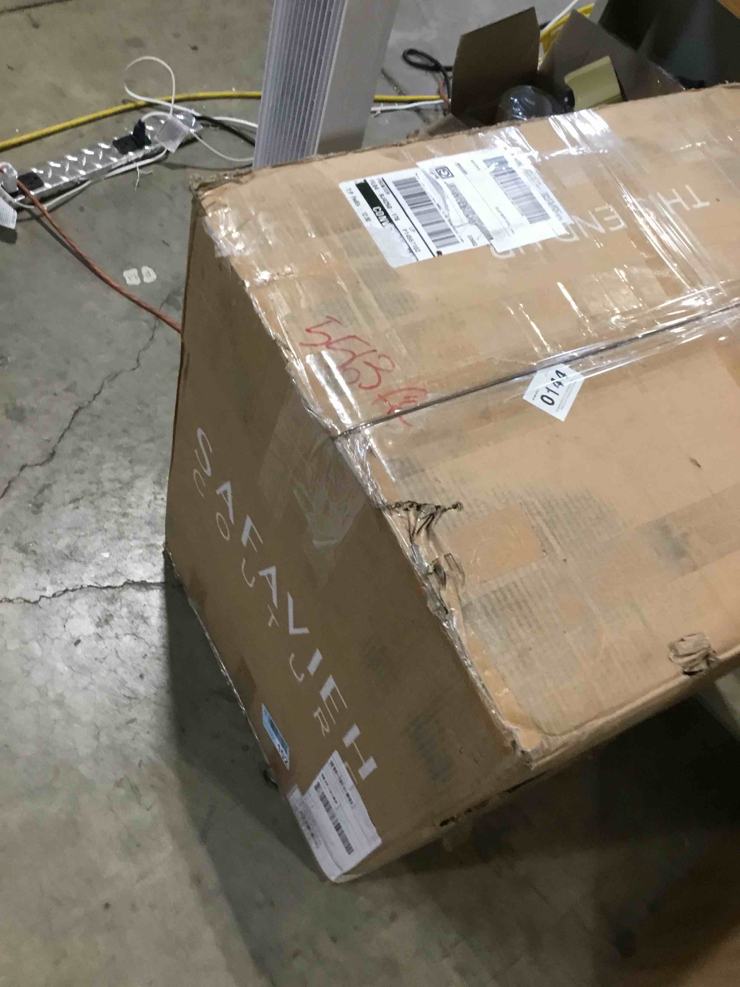 https://s3.amazonaws.com/lotting-images-prod/bidfta/PNK2594391_1751299327115.jpeg