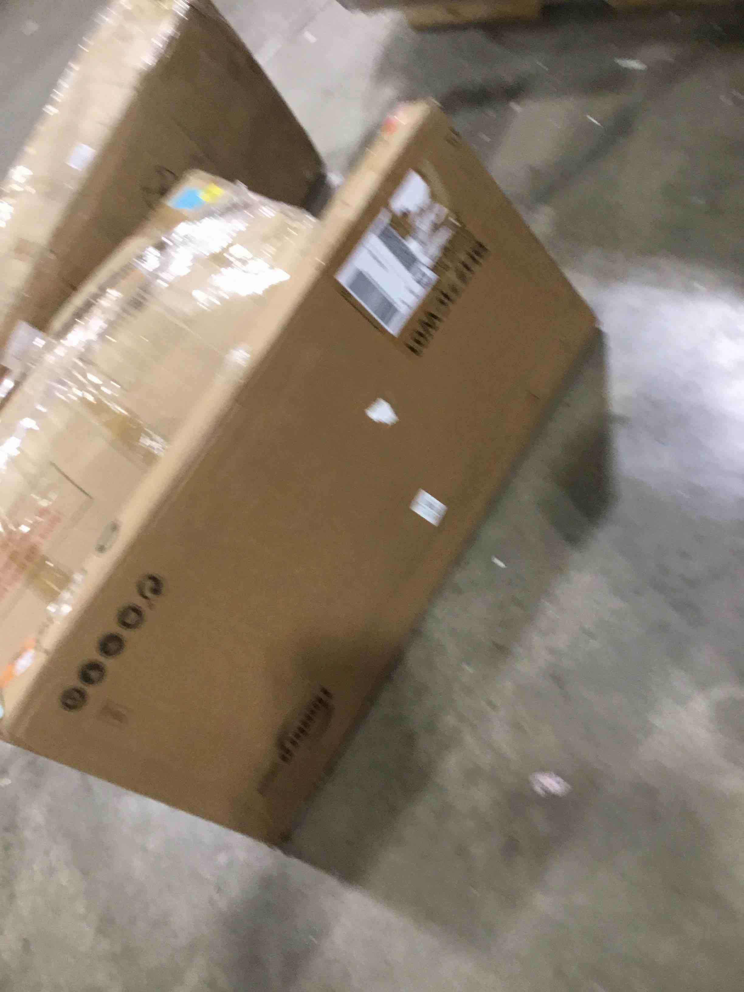 https://s3.amazonaws.com/lotting-images-prod/bidfta/PNK2594408_1751311433555.jpeg