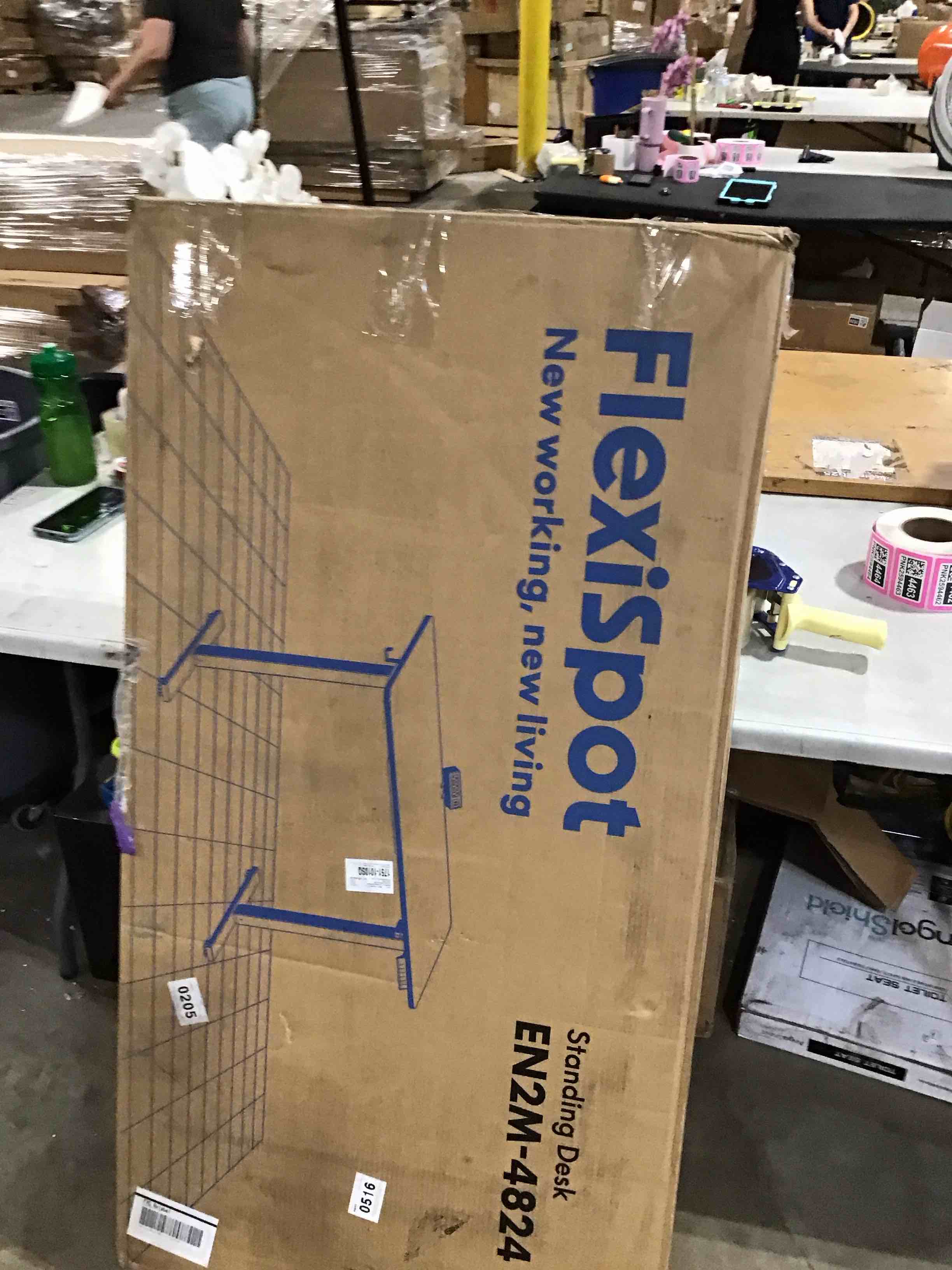 https://s3.amazonaws.com/lotting-images-prod/bidfta/PNK2594460_1751391374302.jpeg