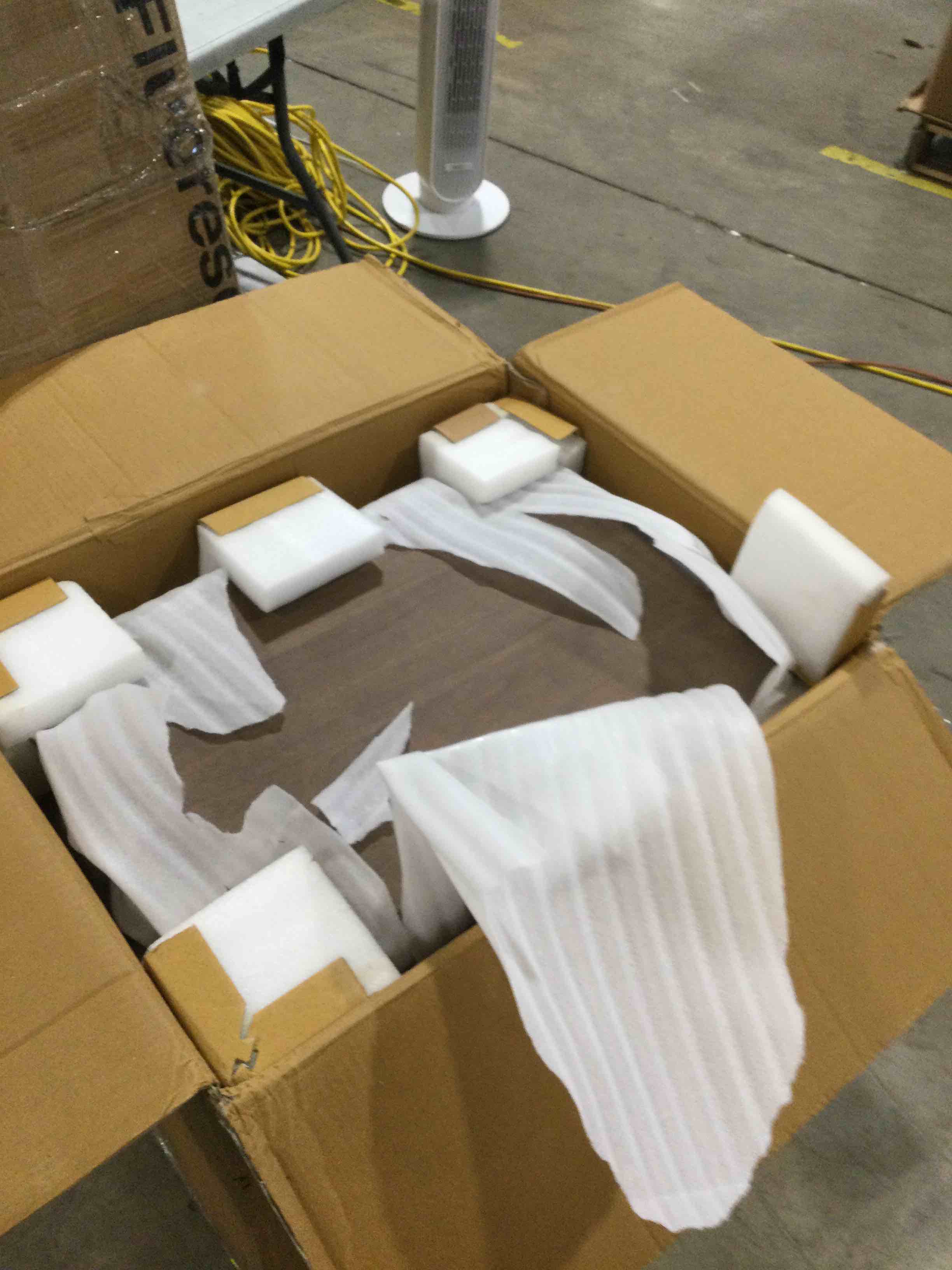 https://s3.amazonaws.com/lotting-images-prod/bidfta/PNK2594489_1751458434794.jpeg