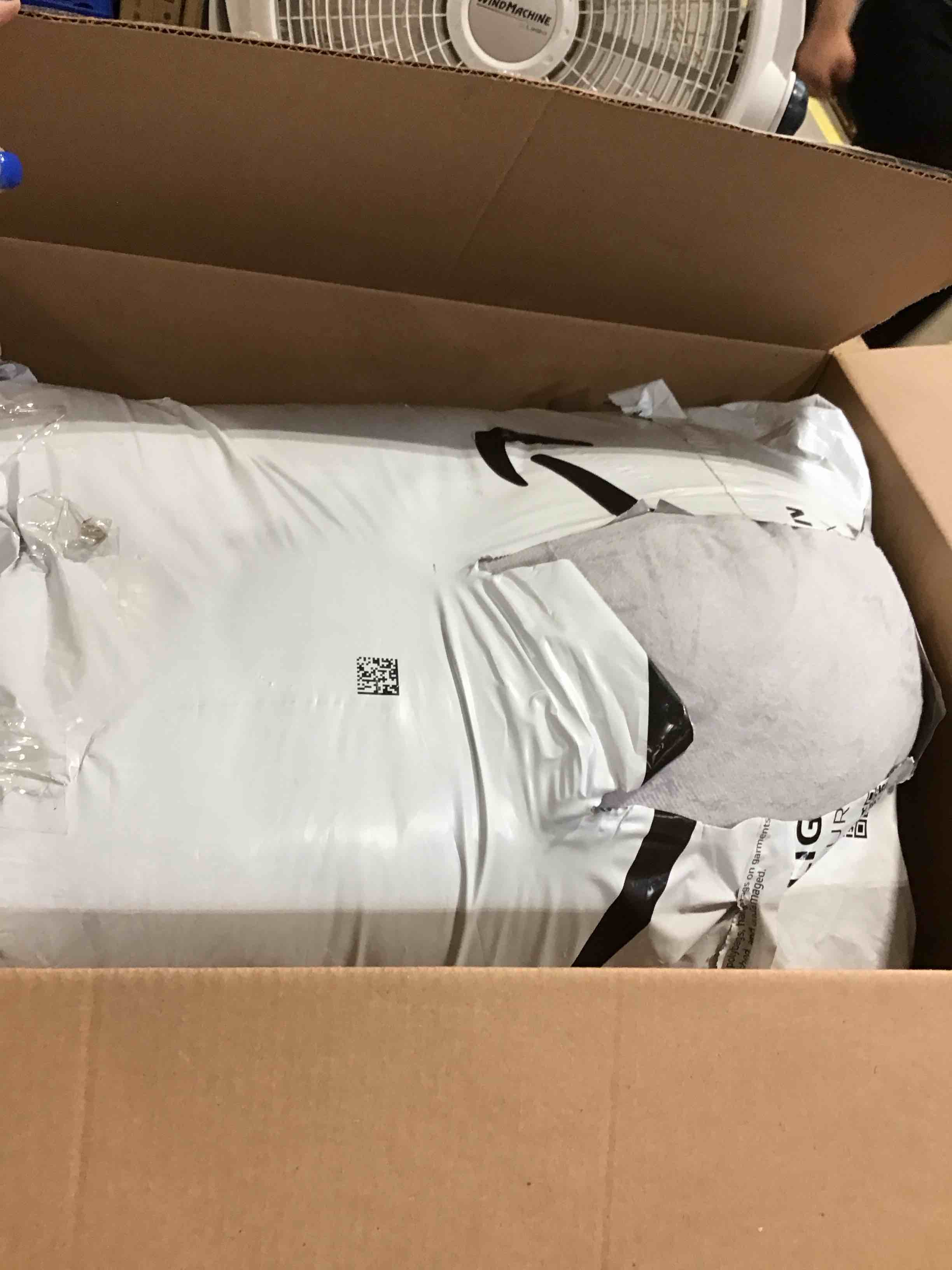 https://s3.amazonaws.com/lotting-images-prod/bidfta/PNK2594514_1751466699022.jpeg