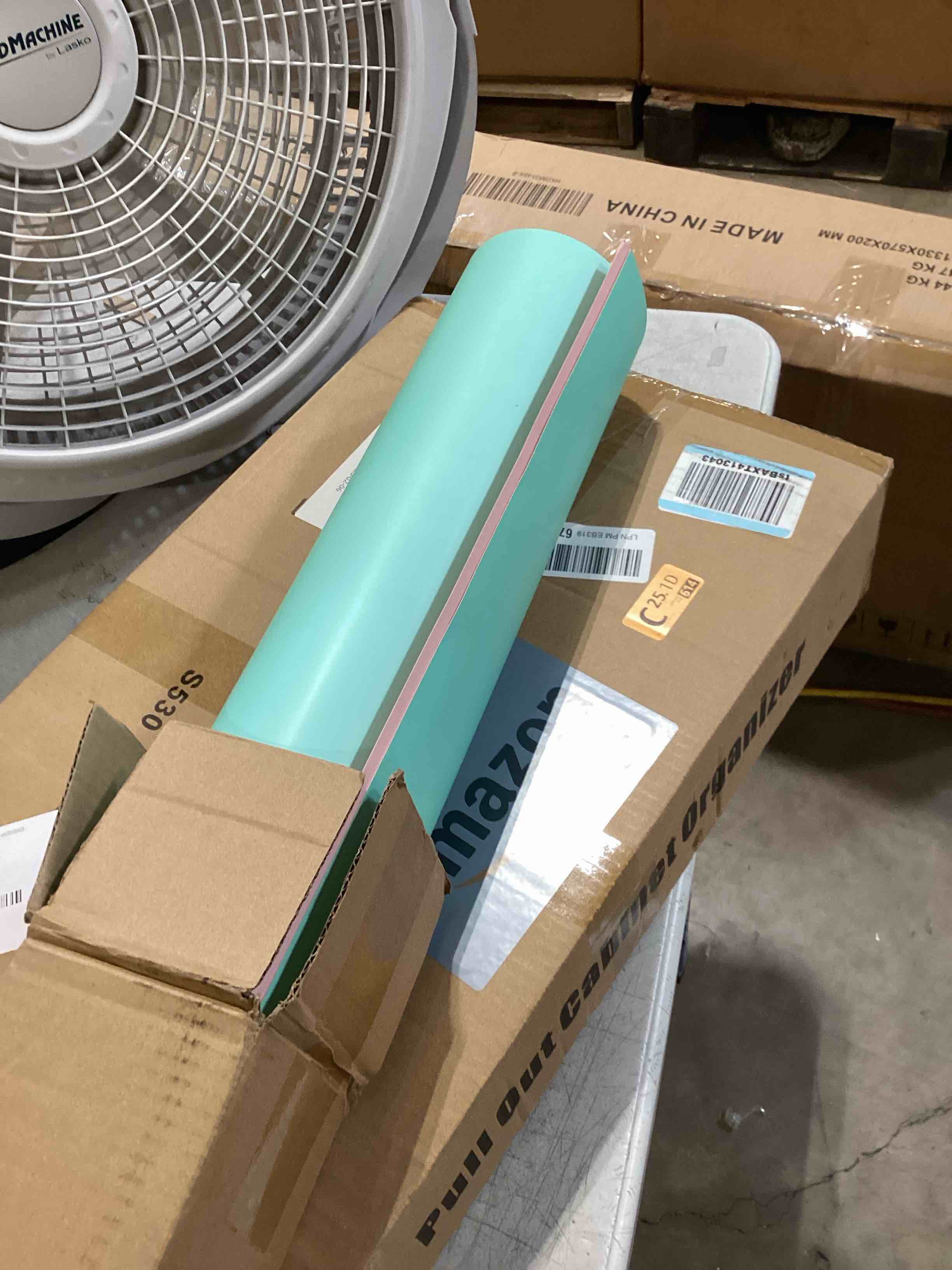 https://s3.amazonaws.com/lotting-images-prod/bidfta/PNK2594635_1751569682333.jpeg