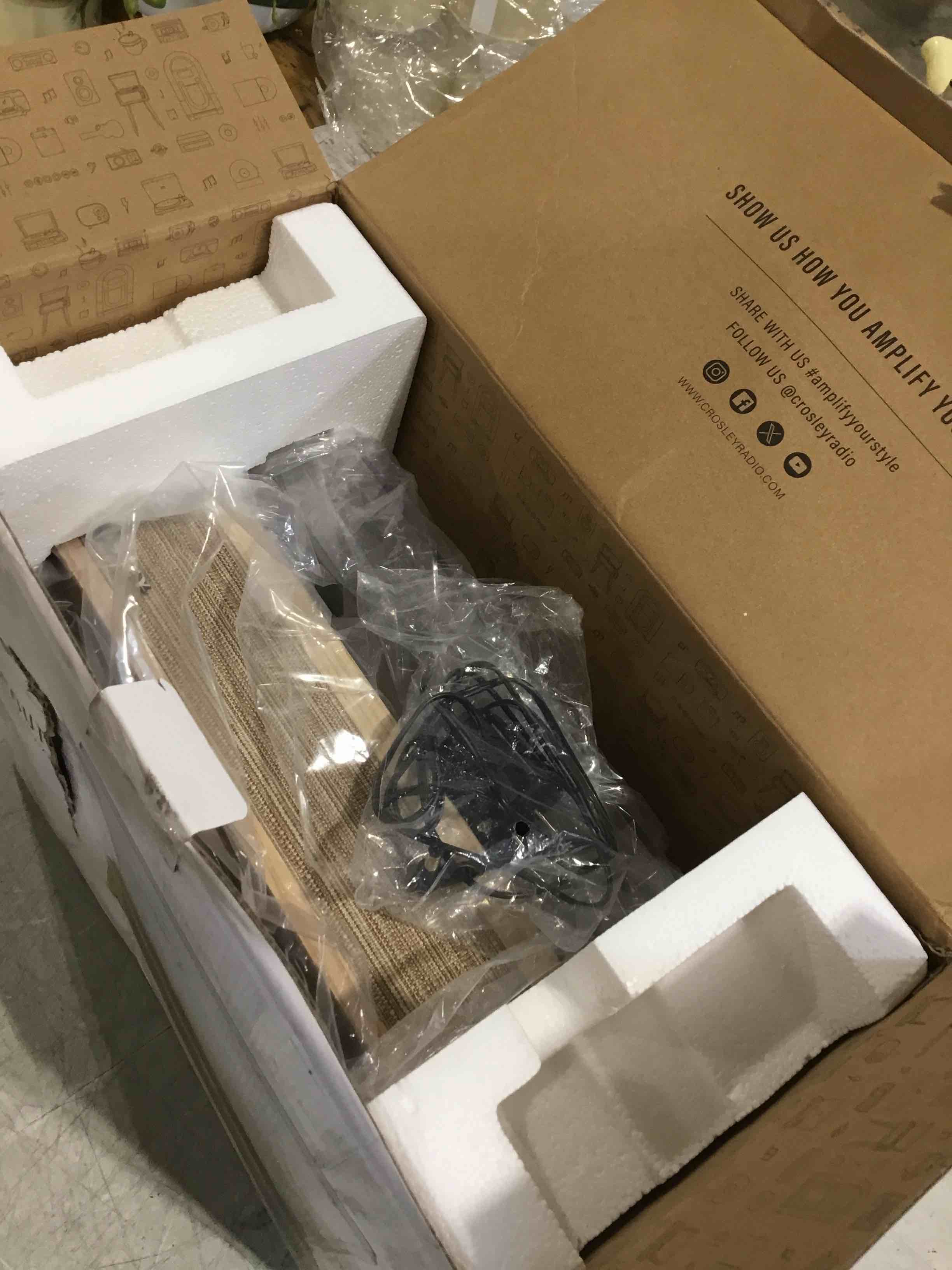 https://s3.amazonaws.com/lotting-images-prod/bidfta/PNK2594710_1751902076711.jpeg