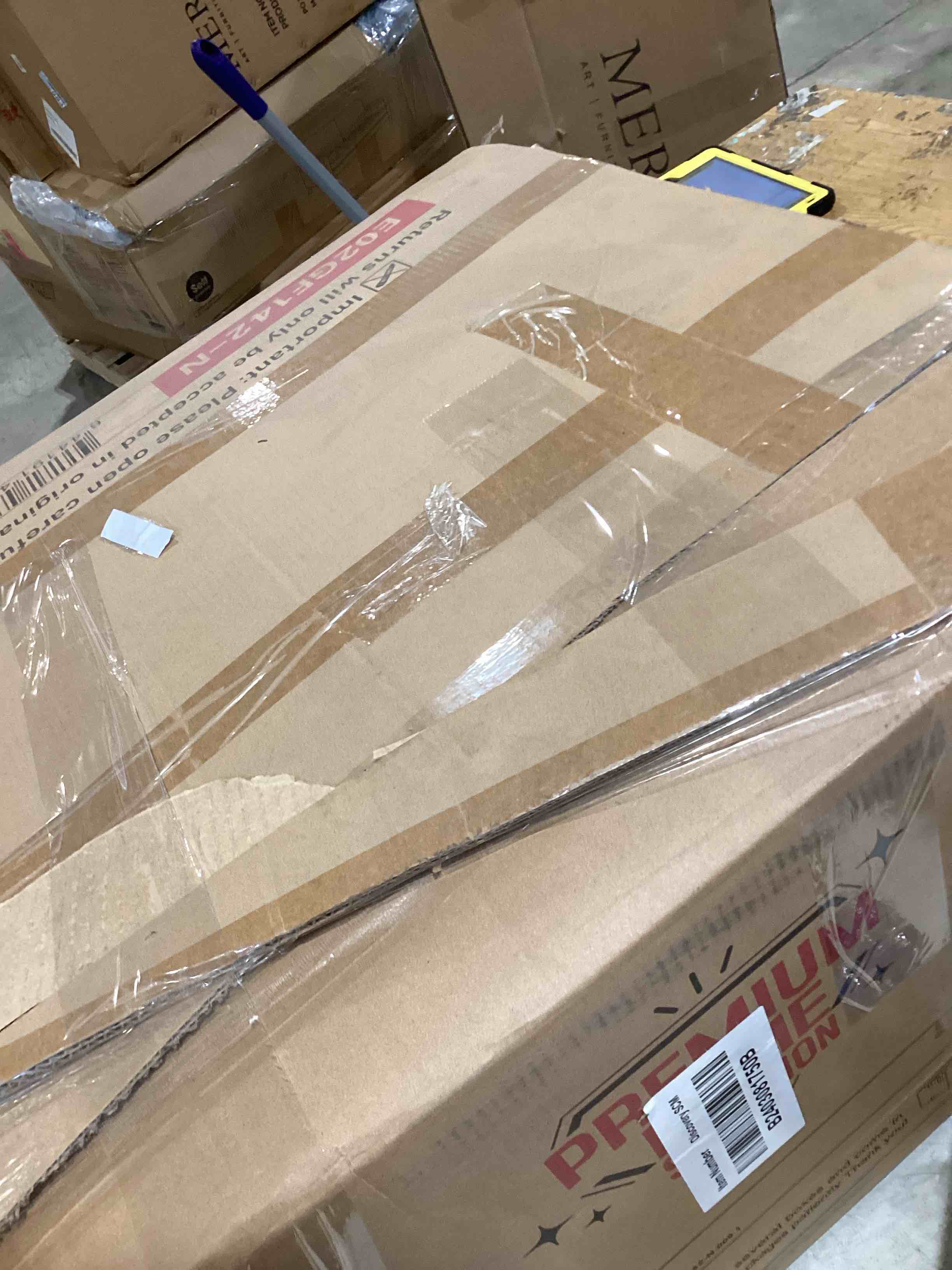 https://s3.amazonaws.com/lotting-images-prod/bidfta/PNK2595018_1752158833108.jpeg