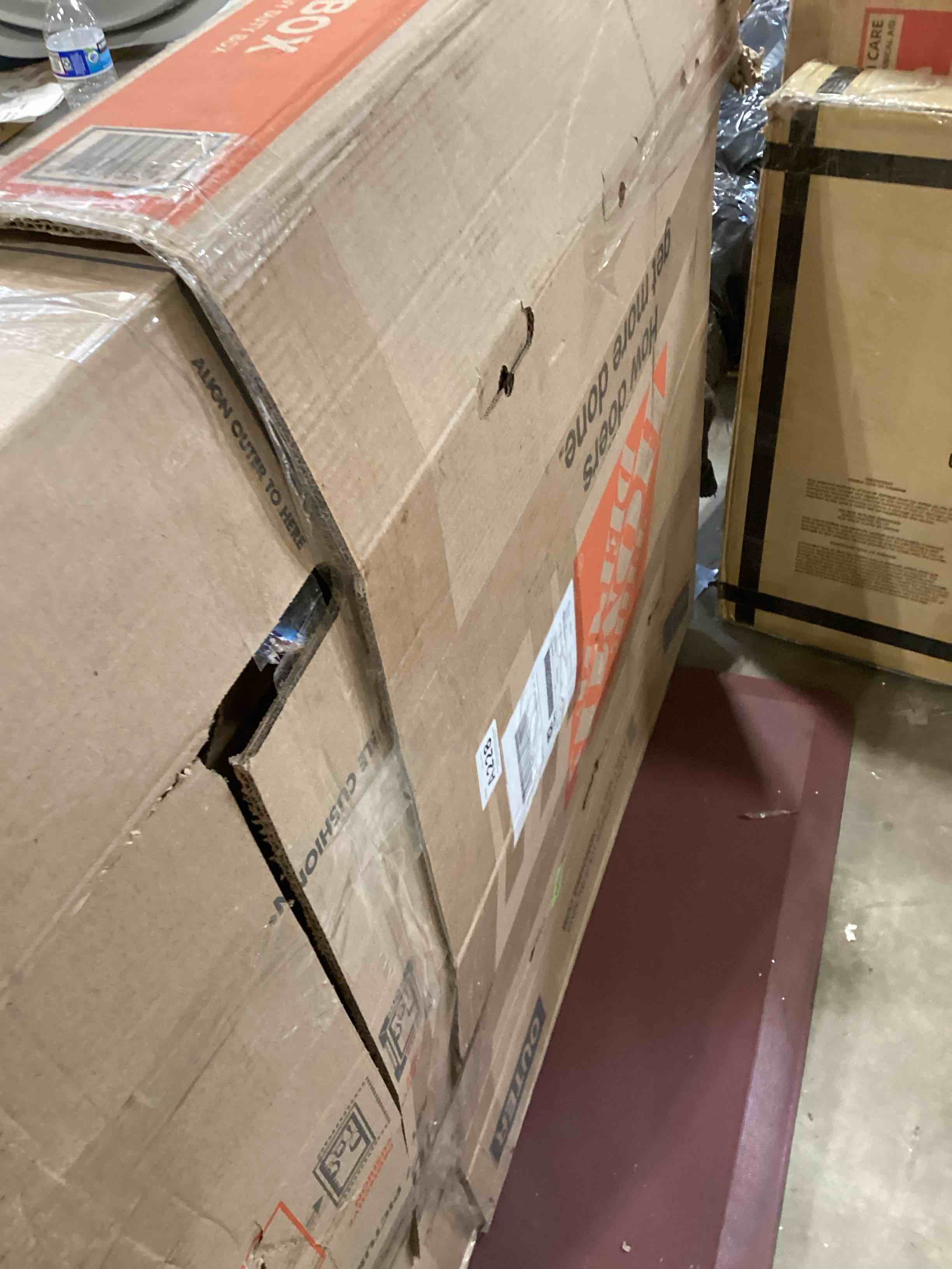 https://s3.amazonaws.com/lotting-images-prod/bidfta/PNK2595029_1752161649345.jpeg
