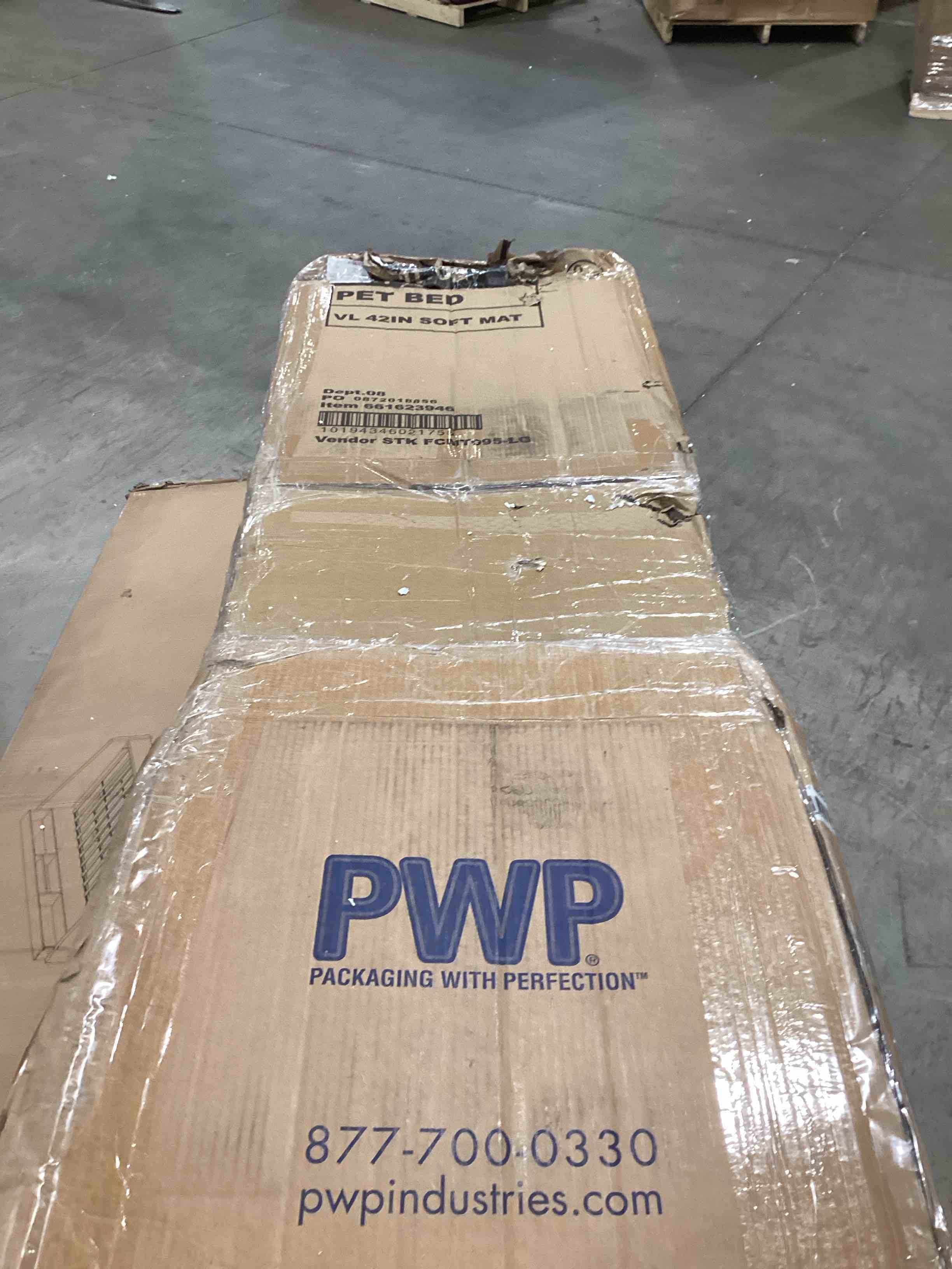 https://s3.amazonaws.com/lotting-images-prod/bidfta/PNK2595039_1752165877960.jpeg