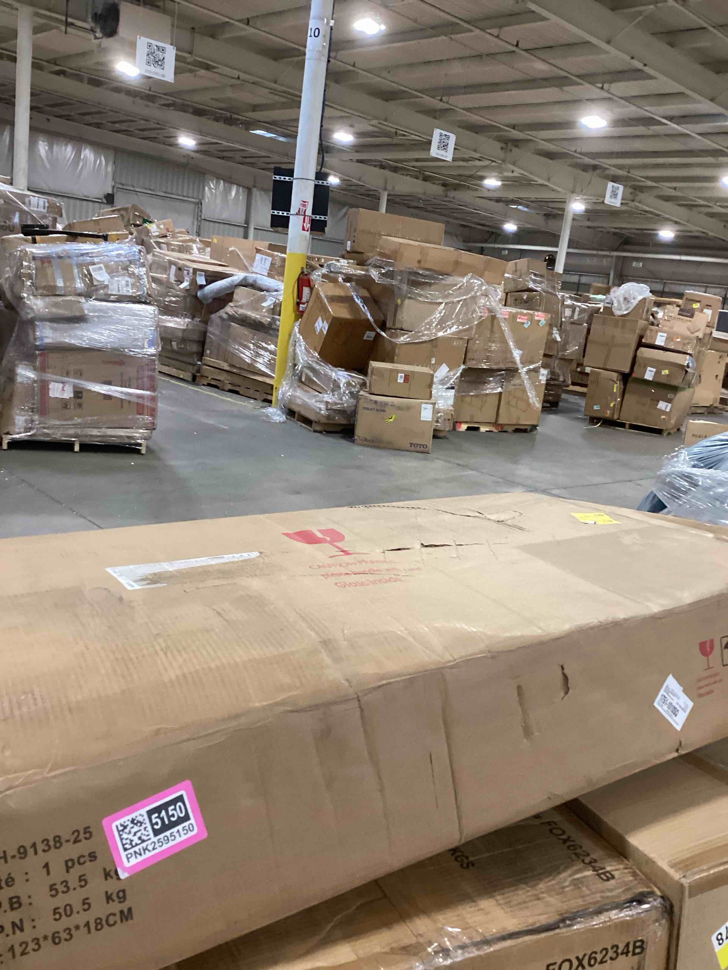 https://s3.amazonaws.com/lotting-images-prod/bidfta/PNK2595150_1752502291312.jpeg
