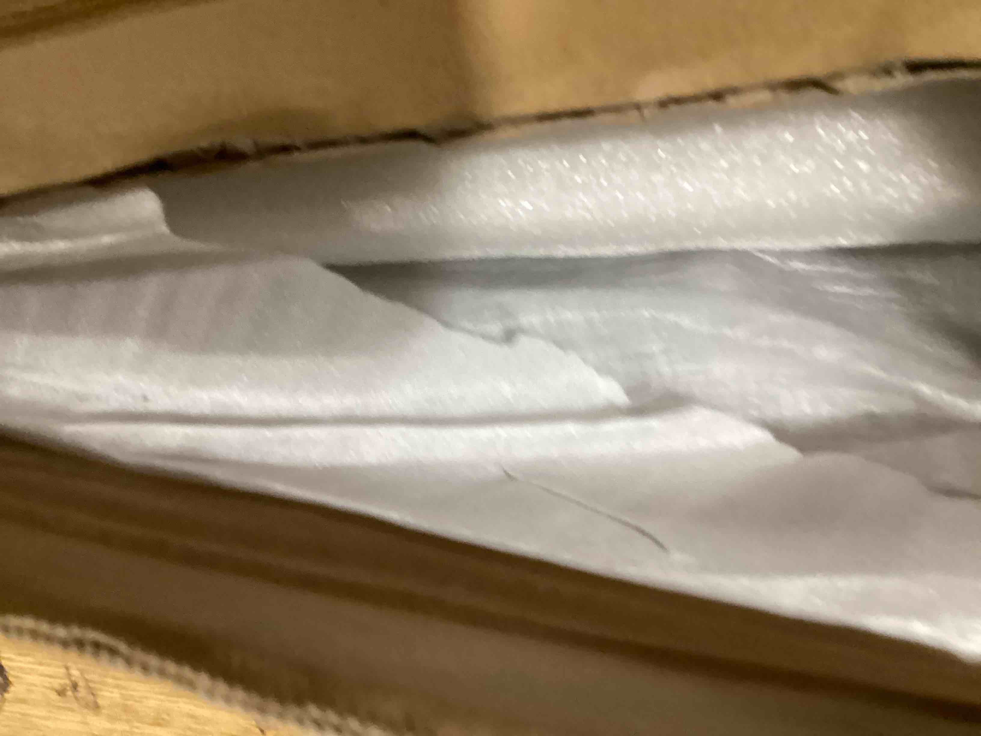 https://s3.amazonaws.com/lotting-images-prod/bidfta/PNK2595169_1752512006774.jpeg
