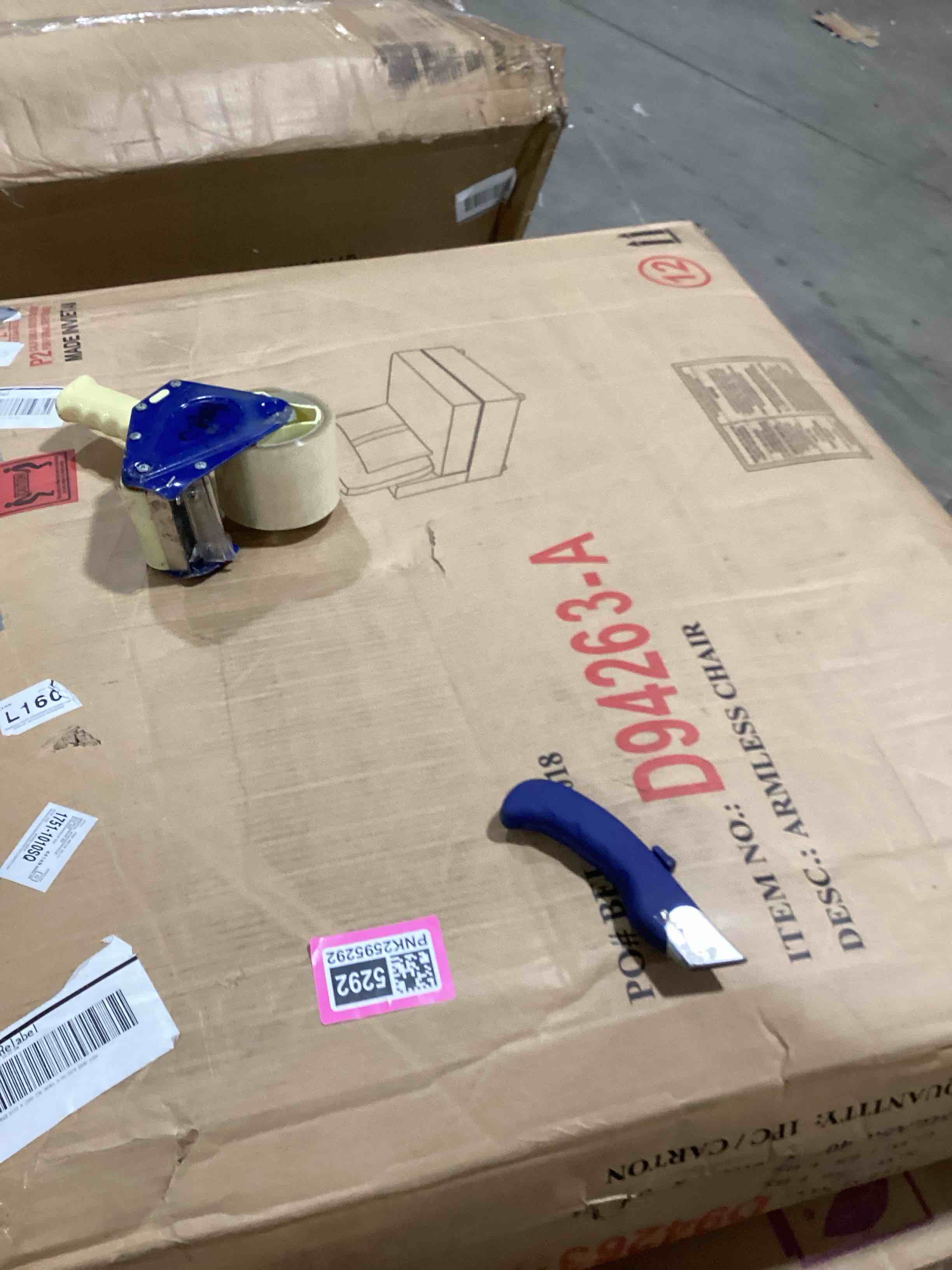 https://s3.amazonaws.com/lotting-images-prod/bidfta/PNK2595292_1752691185535.jpeg